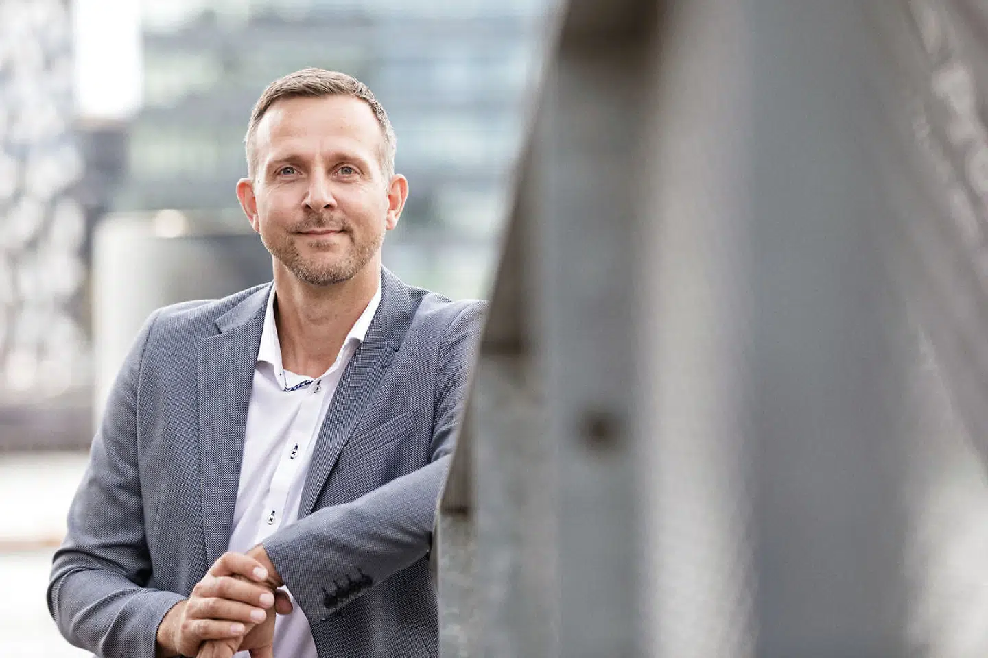 Jakob Brandt fra SMVDanmark: »Vi står tilbage med en kæmpe regning, men det skyldes jo nok, at vi har en socialdemokratisk regering og en fagbevægelse, som er meget enige om, at lønmodtagerne ikke skal lide tab.«