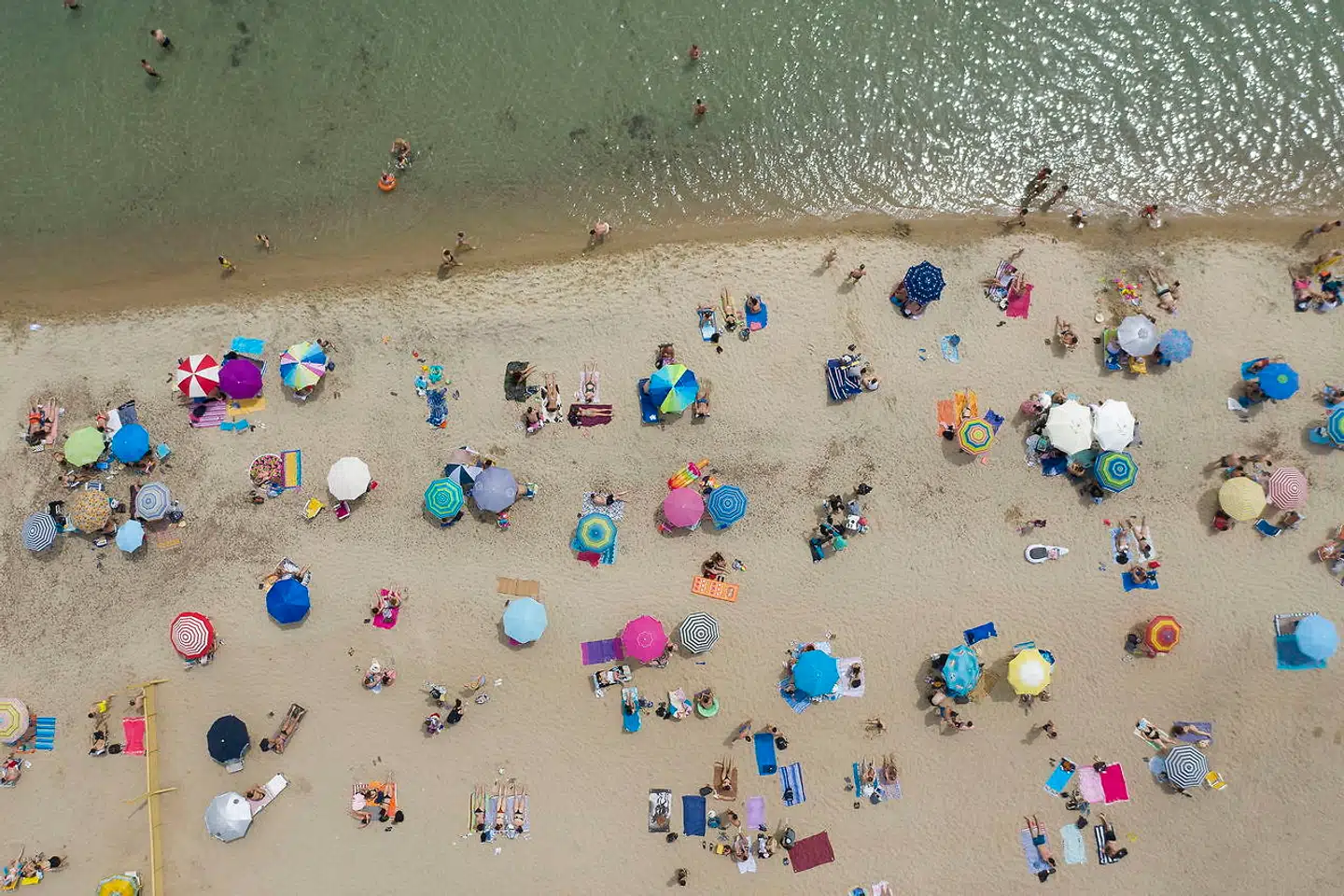 Strandene i Grækenland lokker danskerne, efter myndighederne har åbnet meget op for rejser til andre lande i Europa.