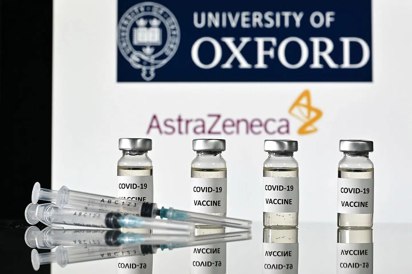 Vaccinen fra University of Oxford og AstraZeneca er blevet vurderet til at have en samlet effekt på 70 procent.