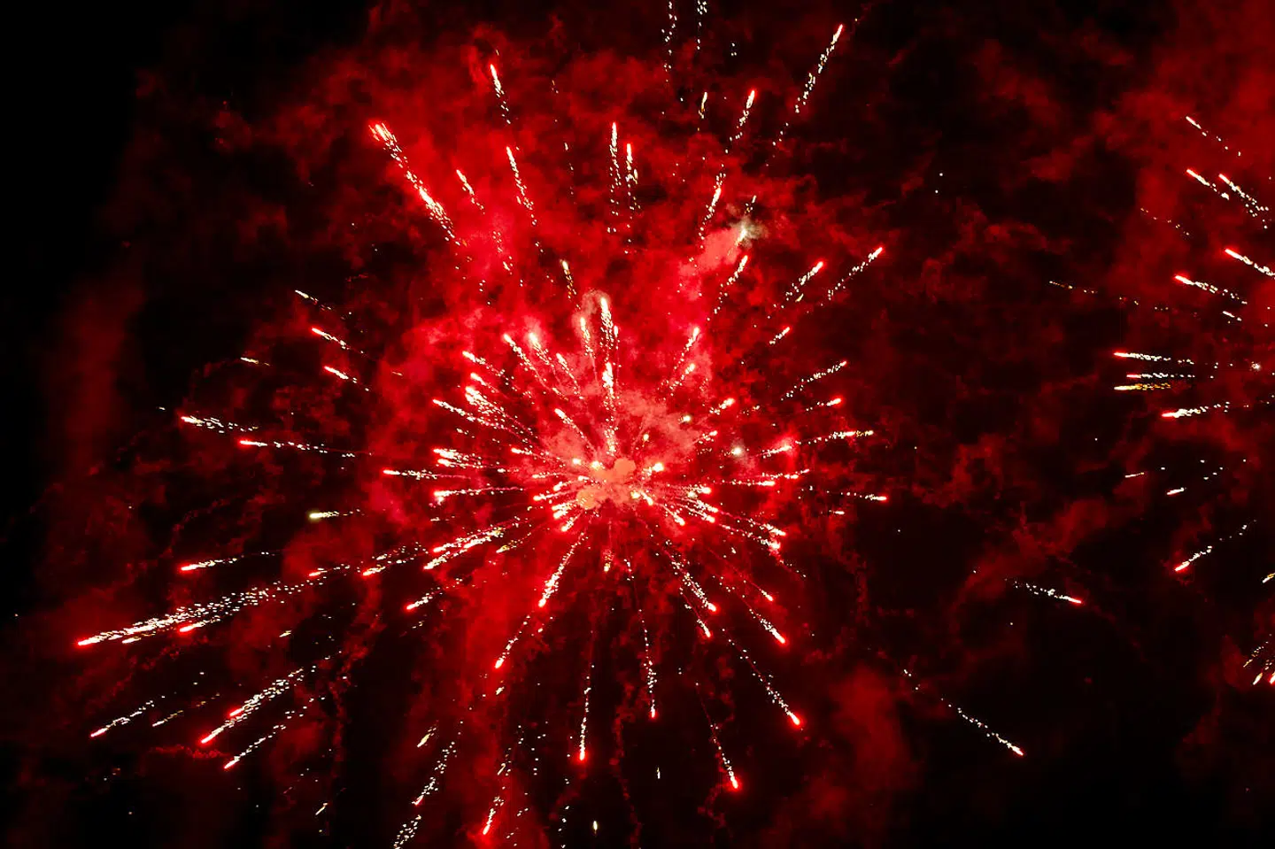 »Så i år – måske for sidste gang – vil jeg købe en ekstra stor raket. Sådan et svin, der kan sprænge et redskabsskur i stykker. SVUUSCHH!«, skriver Søren J. Damm. Arkivfoto: Claus Bech/Ritzau Scanpix