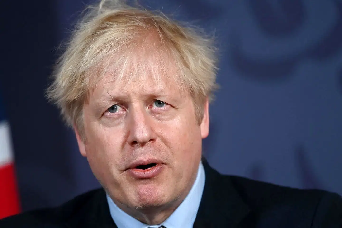 Storbritannien premierminister, Boris Johnson, har allerede to gange i løbet af denne uge præsenteret nye hårdere restriktioner i kampen mod covid-19. Men onsdag må han formentlig gøre det igen. For smittetallene vokser dag for dag, og der er flere indlagte end hidtil i pandemien.