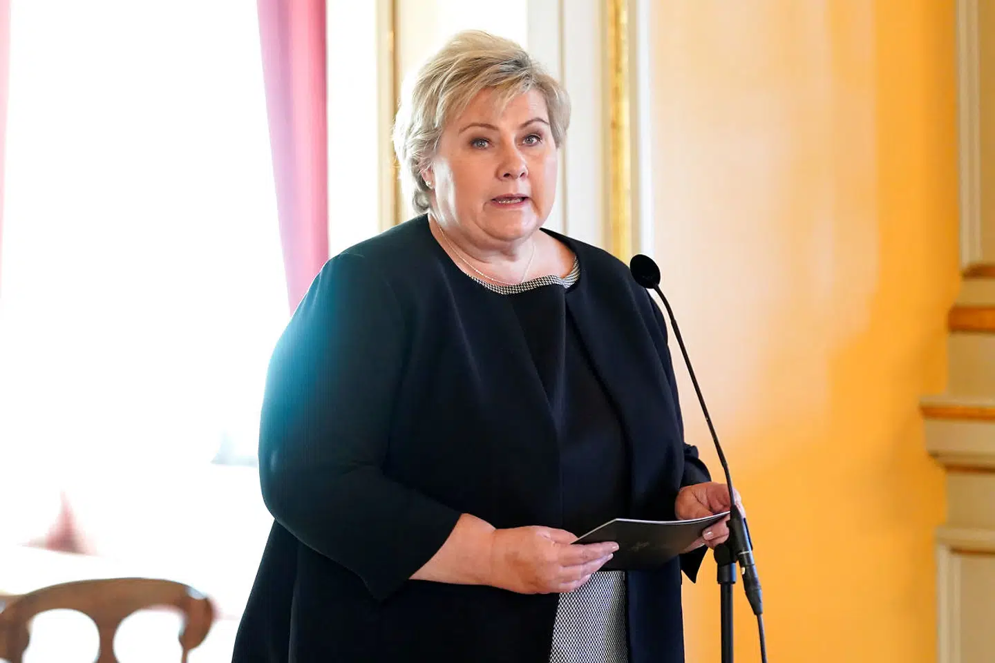 Selvom vaccinen er taget i brug i hele Norden, tror Norges statsminister, Erna Solberg, ikke på, at smittetallet vil falde så meget inden påske, at der kan åbnes for påskerejser til nabolandene.