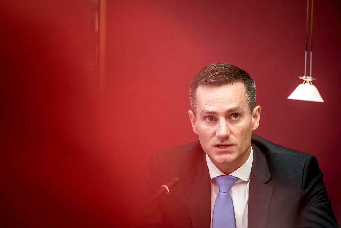 De Konservatives Rasmus Jarlov var en mand med en sag, da han satte sig til tasterne og delte en opsang med og til danskerne. For nu havde han fået nok.