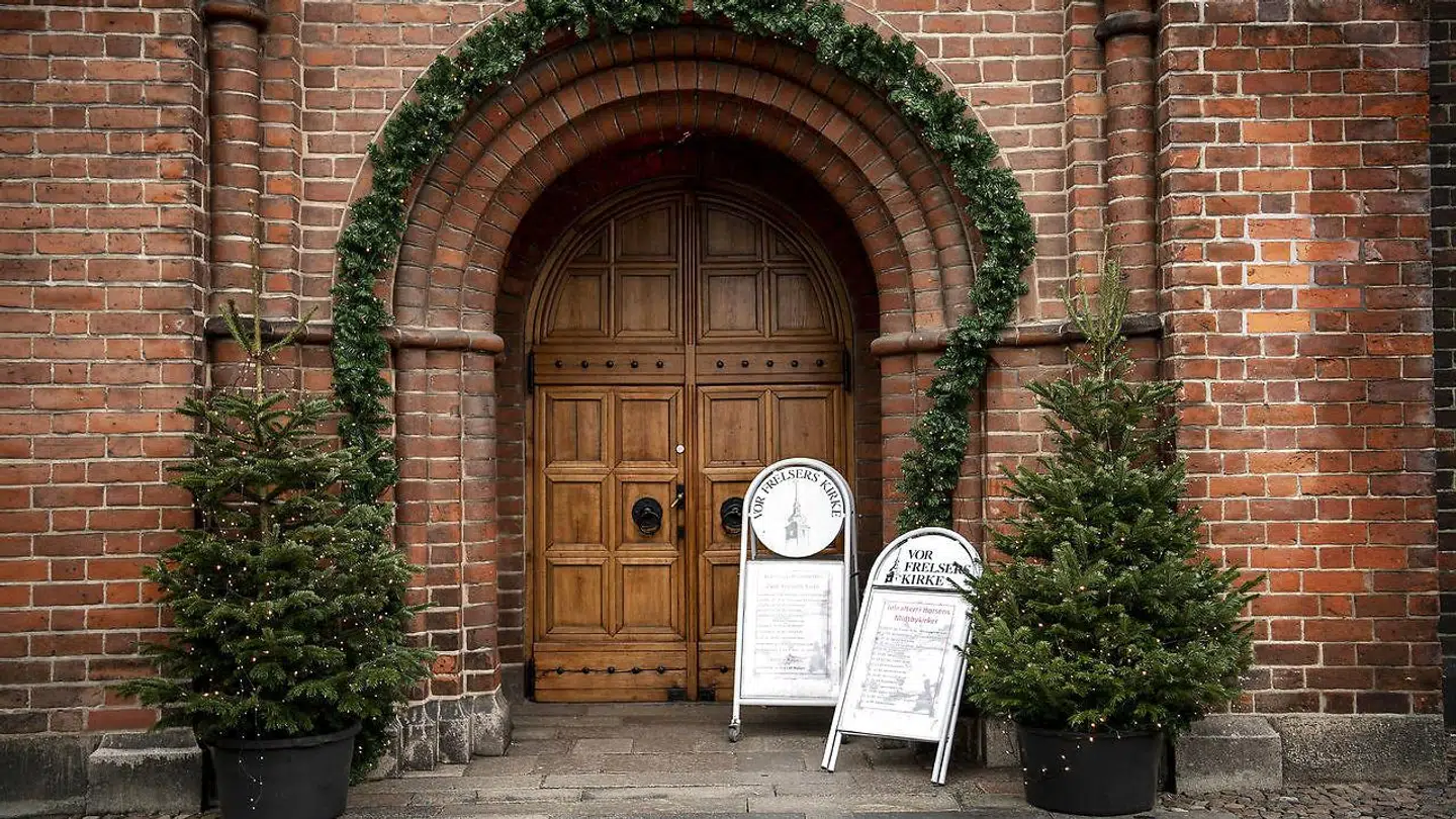 I sidste øjeblik anbefaler biskopperne nu, at landets kirker ikke afholder julegudstjenester. Her Vor Frelsers Kirke i Horsens, onsdag 23. december 2020.