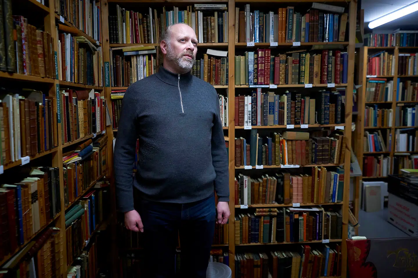 »Vi er en specialbutik, og der er ikke mange store antikvariater i provinsen, så normalt har vi mange, som kommer ind, mens de er på juleferie i København,« siger Søren Vangsgaard, som dermed kommer til at gå glip af kunder i dagene mellem jul og nytår.