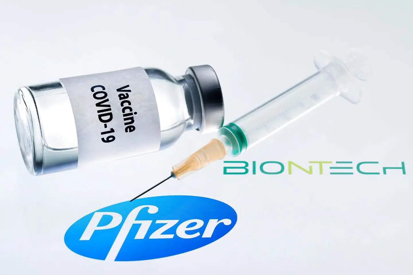 Efter at lave en ekstraordre på 30 millioner doser hos Pfizer/Biontech tør den tyske sundhedsminister Jens Spahn nu garantere, at Tyskland skaffer vacciner nok til alle i 2021.