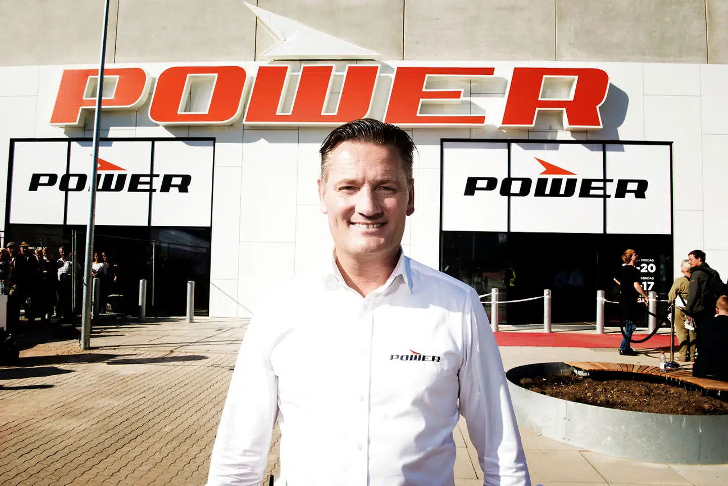 Powers direktør Jesper Boysen må under nedlukningen se sine potentielle kunder handle elektronik i Bilka, som gerne må holde åben. Arkivfoto: Erik Refner/Ritzau Scanpix