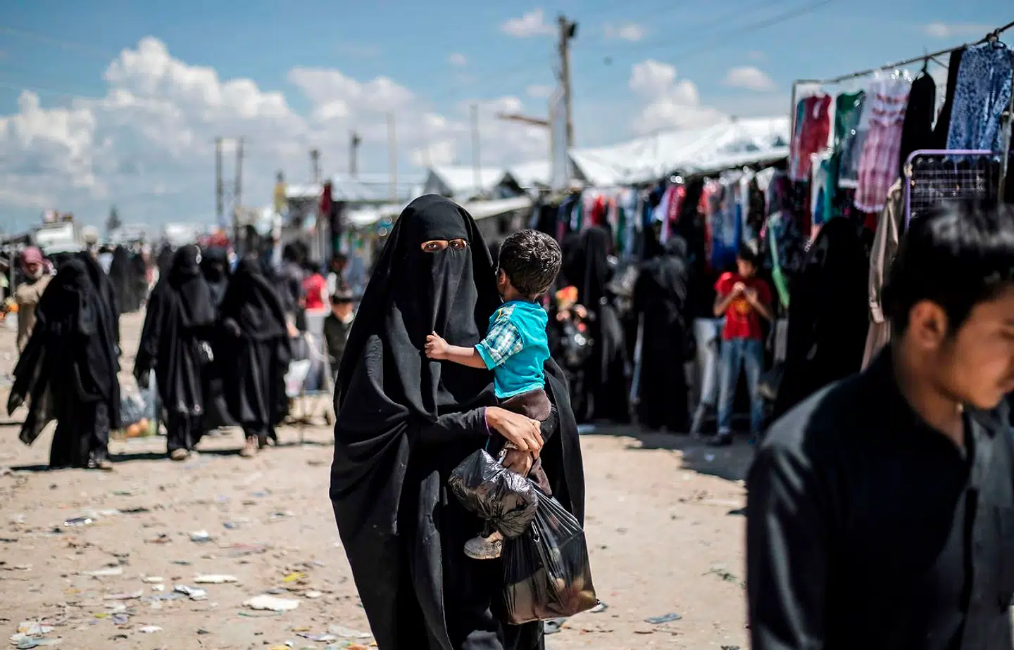 Finland og Tyskland har hentet et antal børn og kvinder hjem fra Al-Hol-fangelejren i Syrien, hvor også danske børn befinder sig.