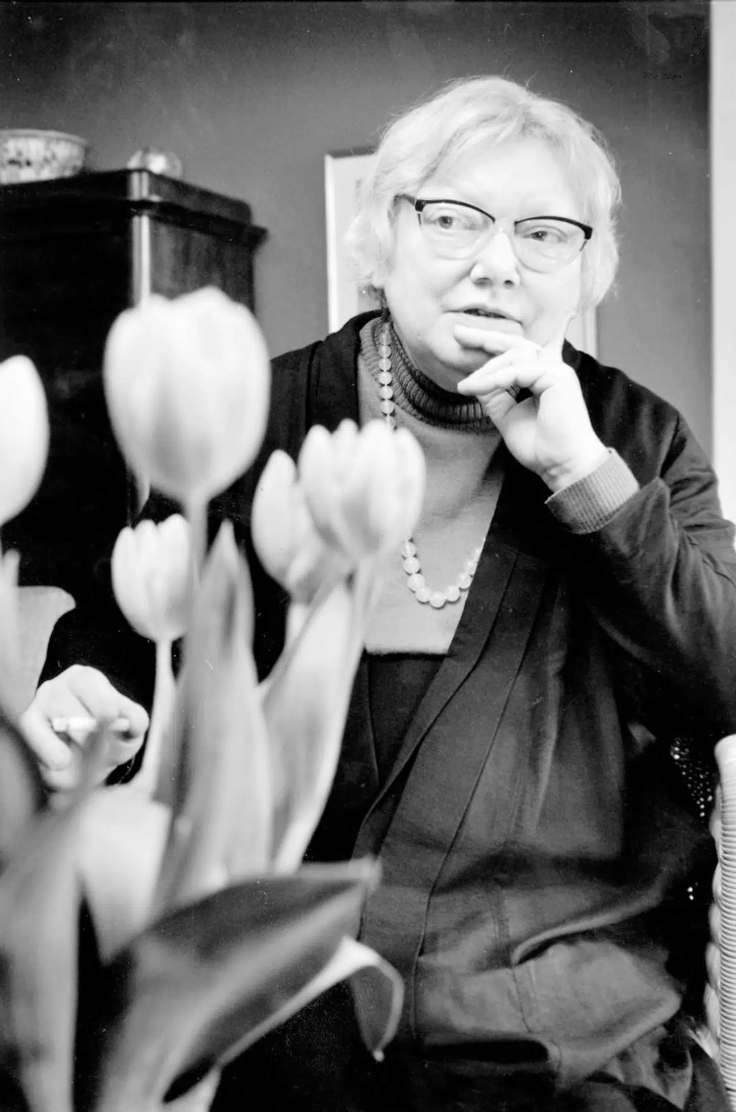 »At læse »Sommerfugledalen« er at få sprøjtet æstetisk, filosofisk og eksistentiel genialitet direkte ud i hjernen. En nuanceret vekslen mellem mening og meningsløshed, en sonetkrans af livsessens. Så sorgfuld og smuk og nærmest ubærlig – jeg græder altid, når jeg læser den.«Forfatteren Inger Christensen skrev »Sommerfugledalen« i 1991.