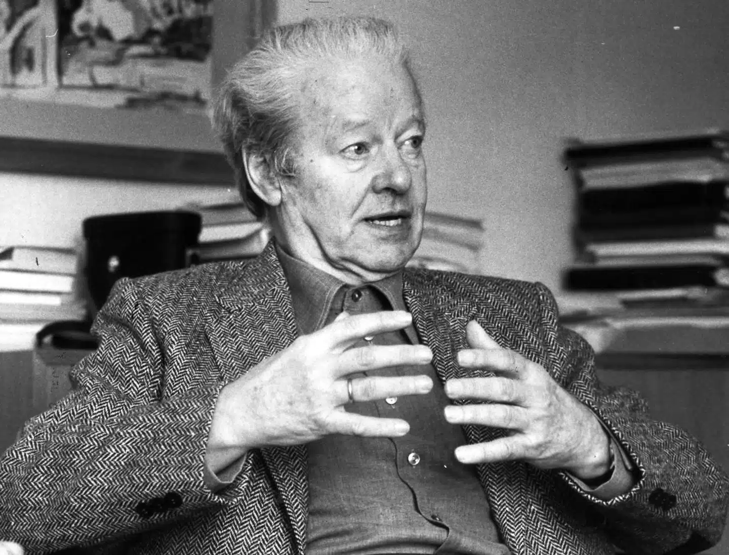 »Den enkelte har aldrig med et andet menneske at gøre, uden at han holder noget af dets liv i sin hånd,« sagde teolog og filosof Knud Eiler Løgstrup. Arkivfoto: Erik Jepsen, 1980