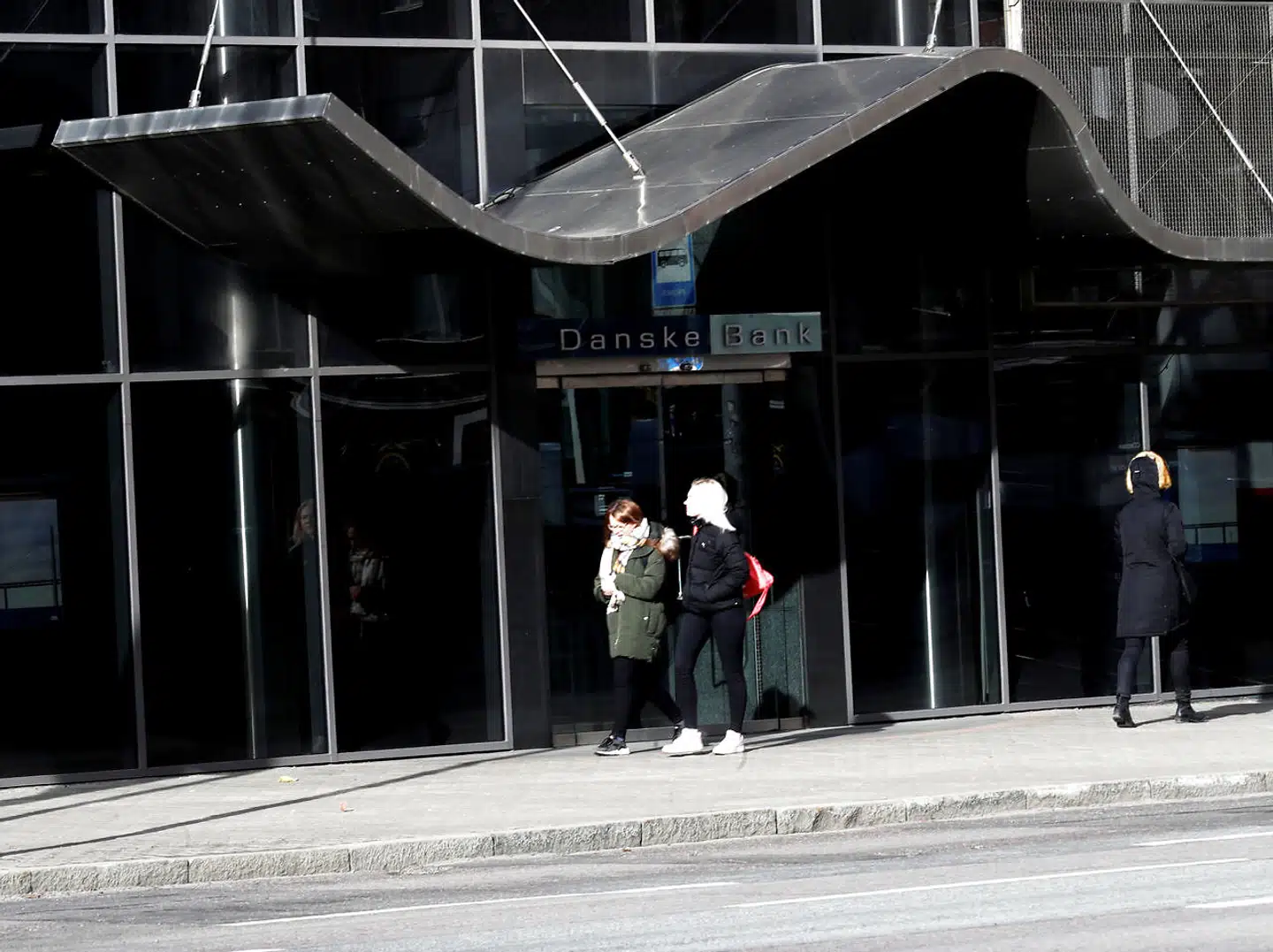 Hovedindgangen i Danske Banks nu lukkede estiske filial i Tallinn.