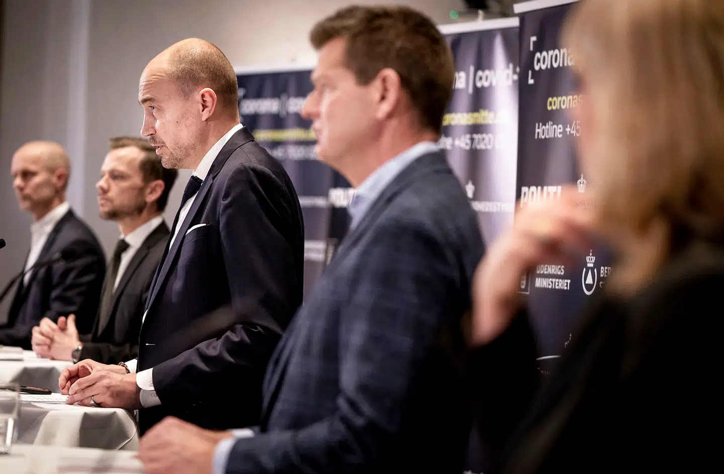 Regeringen og sundhedsmyndighederne præsenterede torsdag ved et pressemøde tilføjelsen af nye kommuner til de skrappe restriktioner, der løber til minimum 3. januar 2021.