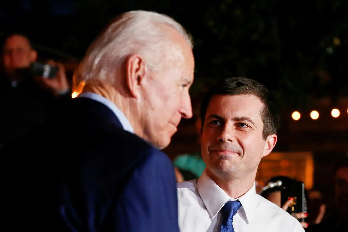 Den tidligere præsidentkandidat Pete Buttigieg har nu også fået en plads i Joe Bidens regering. Han bliver ny transportminister.