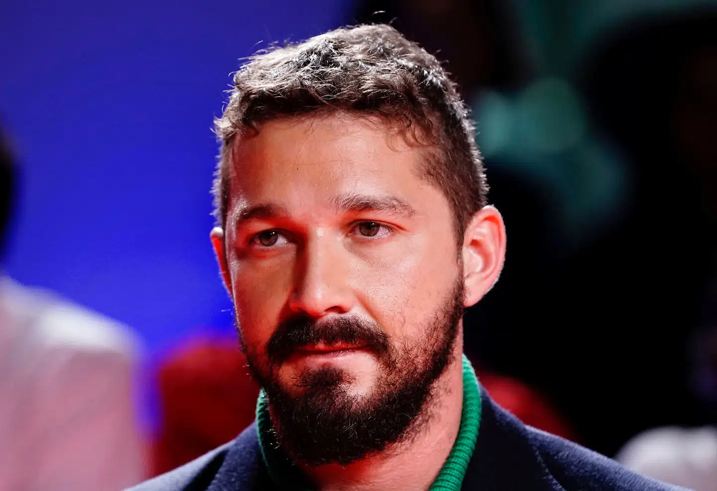 I en skriftlig kommentar til The New York Times fortæller Shia LaBeouf, at det ikke er hans opgave at fortælle andre, hvordan hans opførsel har påvirket dem, men at mange af anklagerne ikke sande.