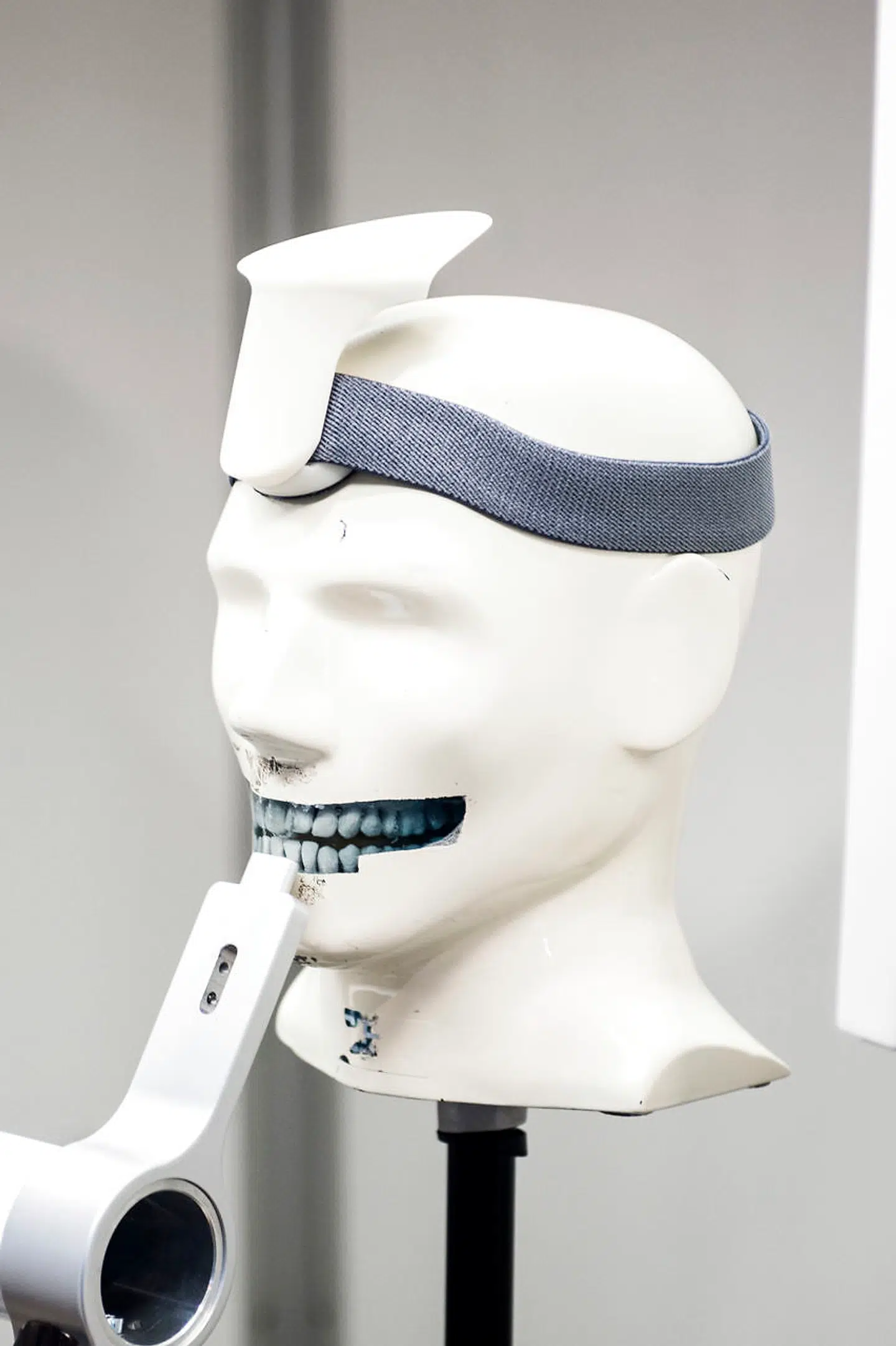 3Shapes scanner gør det muligt at 3D-fotografere munden, så patienter vil kunne slippe for en måske generende fysisk inspektion under tandlægebesøget.