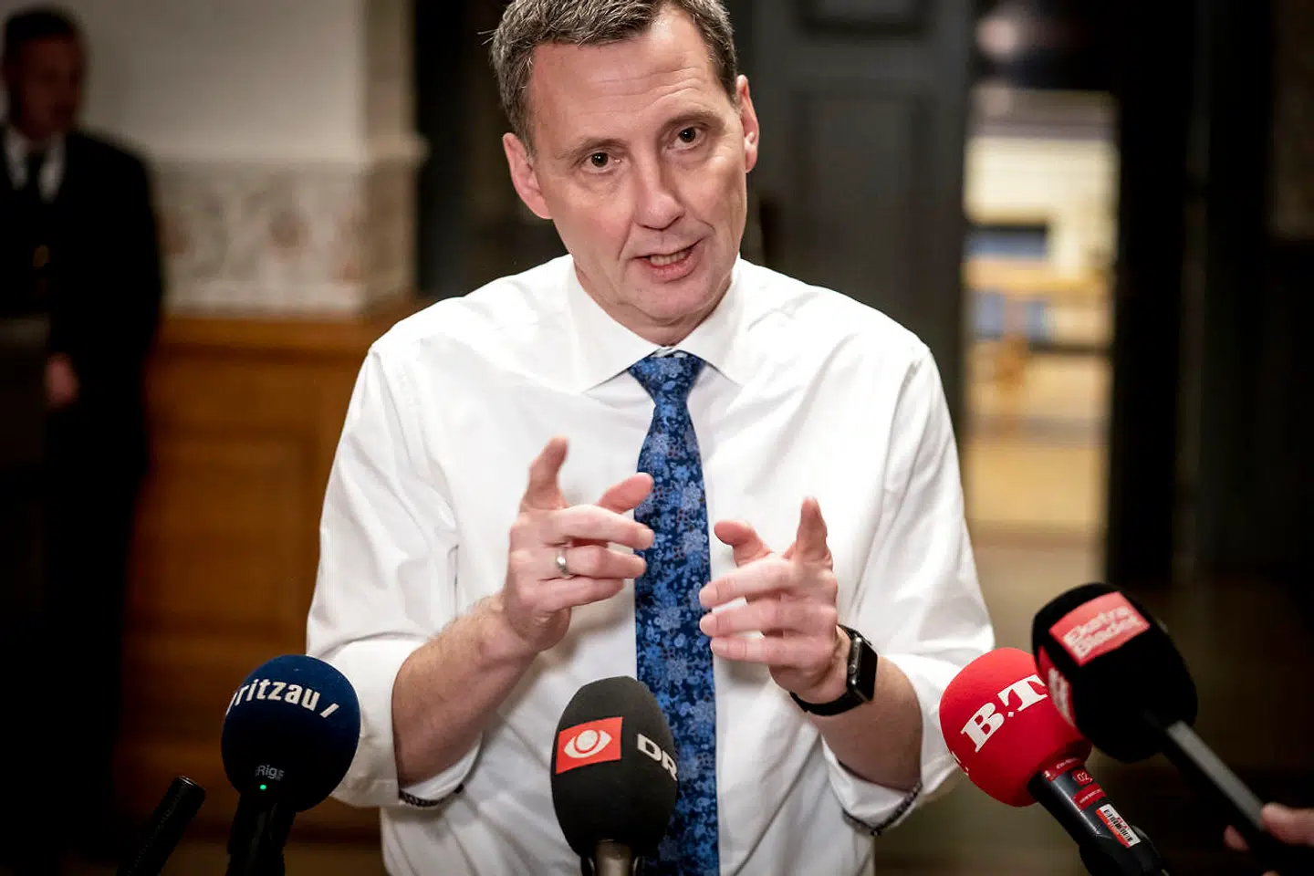 Ifølge justitsminister Nick Hækkerup (S) var statsministerens udtalelse på pressemødet om aflivning af mink ikke en »ulovlig ordre«. Selvsamme Hækkerup bad Instrukskommissionen granske Støjbergs »ulovlige« pressemeddelelse.