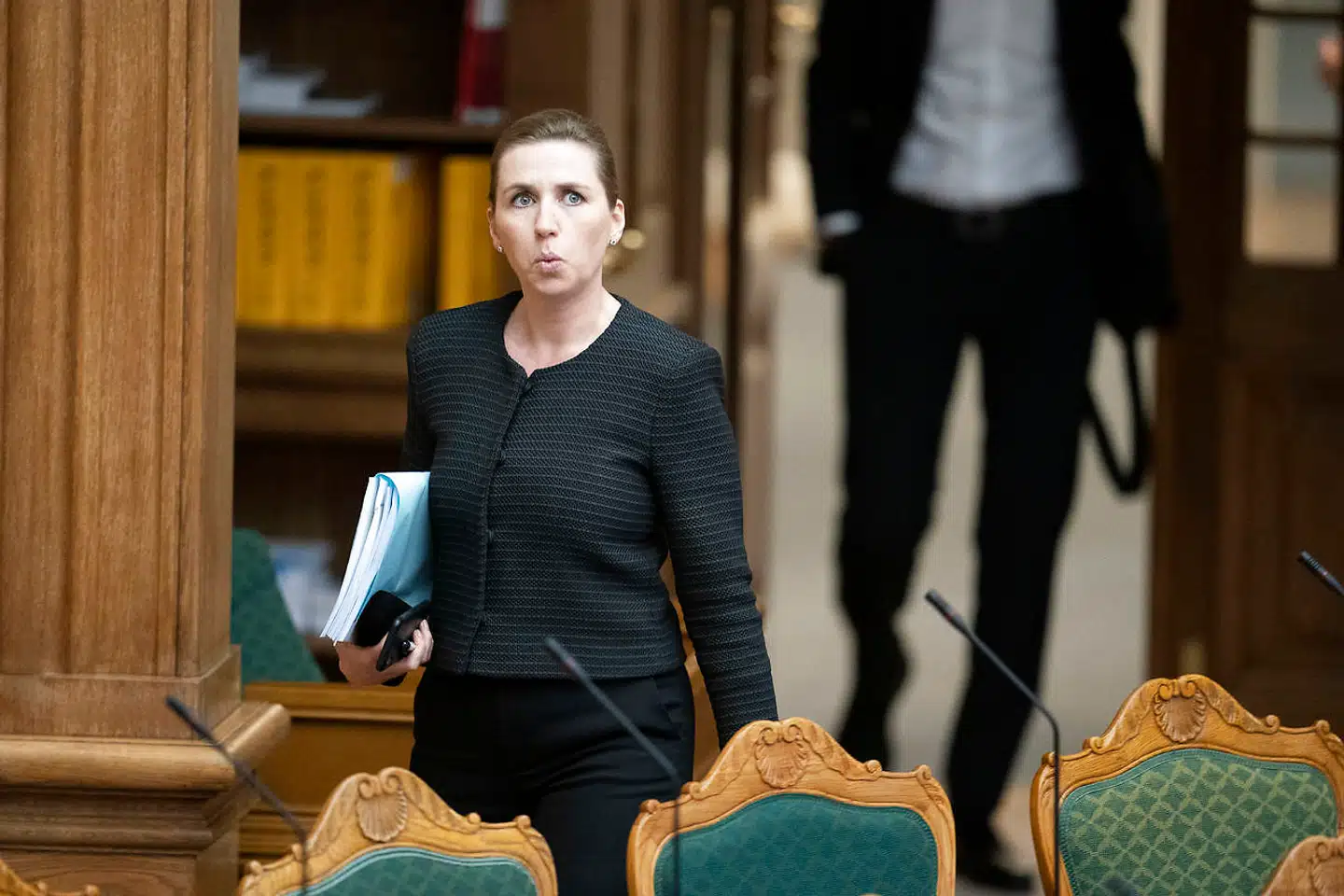 Trods mange samråd, spørgetimer og hasteforespørgsler med statsminister Mette Frederiksen (S) om minksagen er der stadig mange ubesvarede spørgsmål. Nu skal en granskningskommission give nogle af de svar, som mange efterlyser.