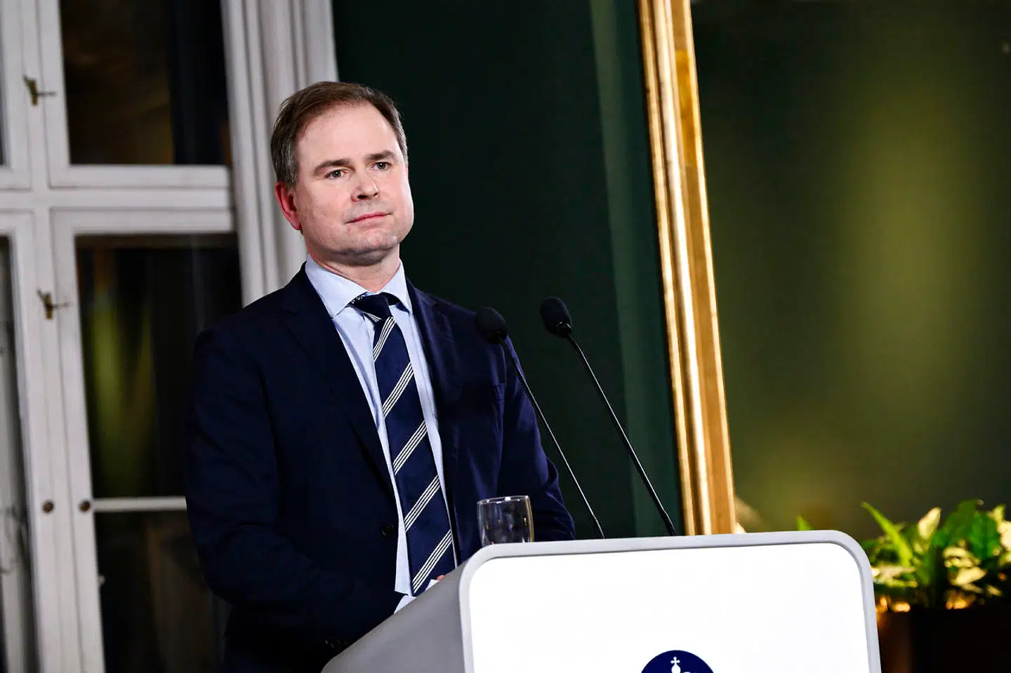 »Danskere med kroniske smerter udgør hele 29 pct. af den danske befolkning. 1,3 millioner mennesker, som ikke er at finde et eneste sted i den nye finanslov. 1,3 millioner mennesker, som er blevet kastet til siden,« skriver Tobias Tapio Miller Pörsti.