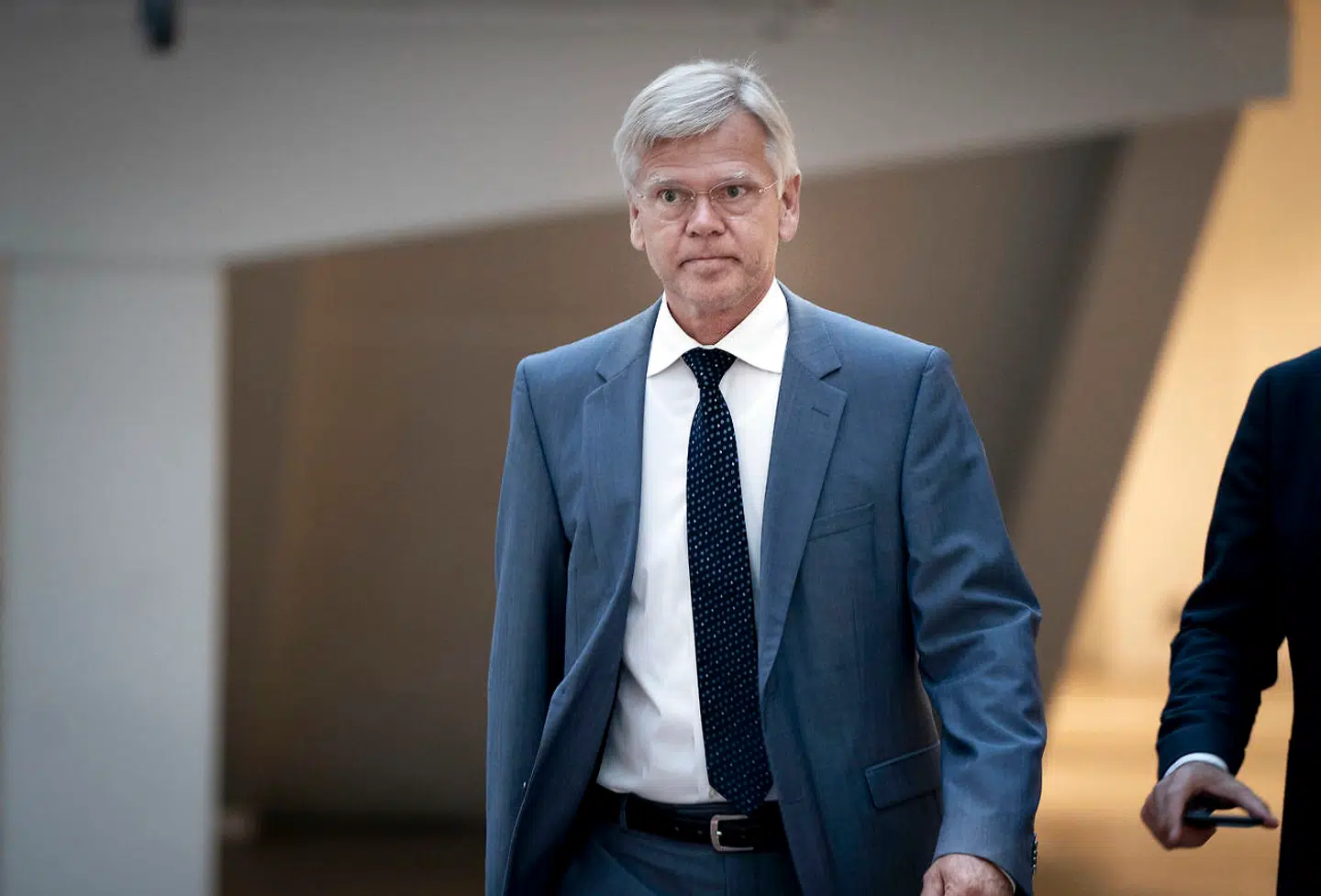 Bestyrelsesformand for Danske Bank, Karsten Dybvad, har beklaget forløbet om gældssagen. Han har også sendt en »uforbeholden undskyldning« til de medarbejdere, som i årevis har forsøgt at råbe op om gældsproblemerne, og erkendt »et ledelsesmæssigt svigt gennem mange år«.