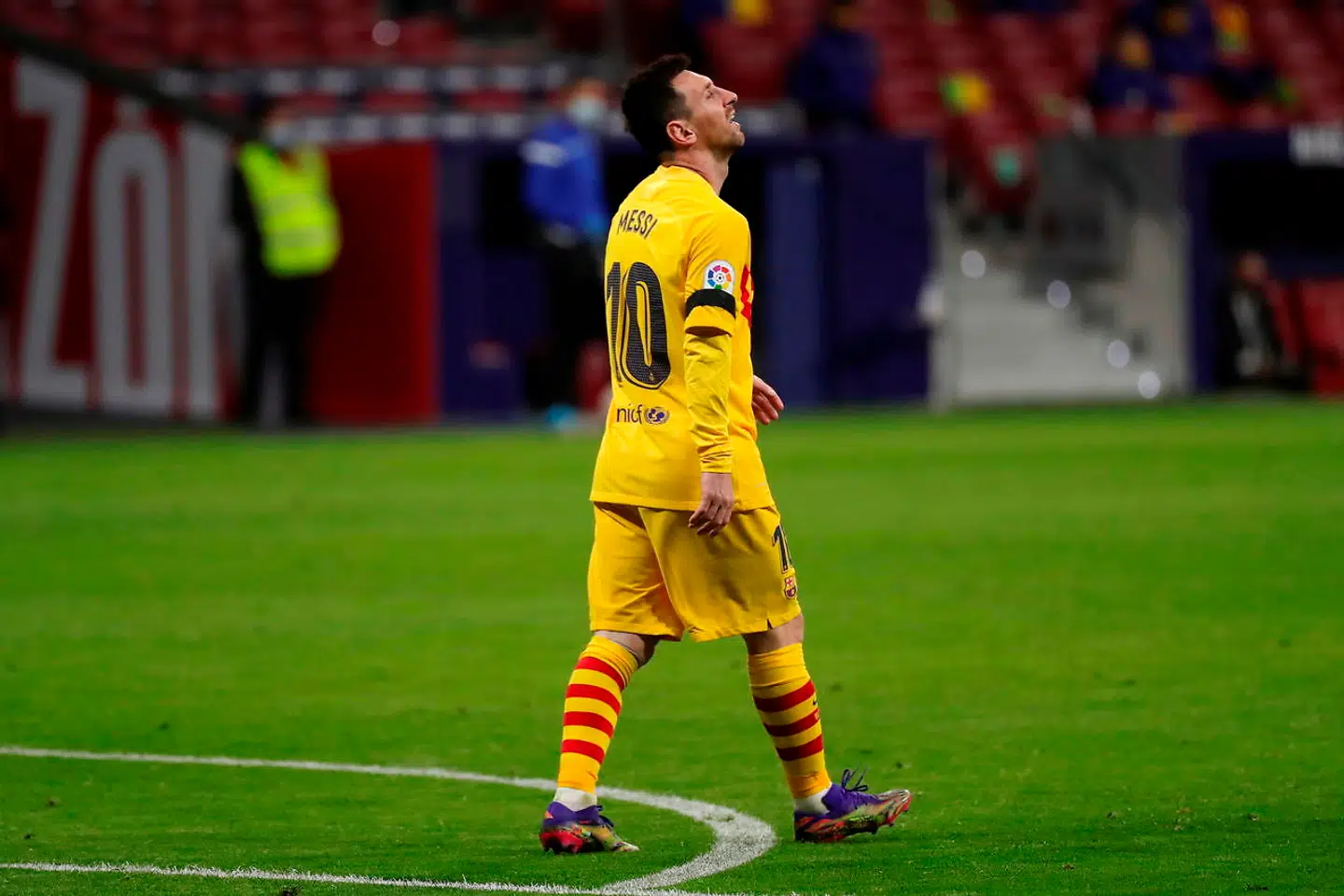 Tiden går også for Lionel Messi, der ikke længere har samme lynhurtige og knivskarpe drev i driblingerne, og så er det svært at holde FC Barcelona på omgangshøjde med de bedste stort set ene mand.