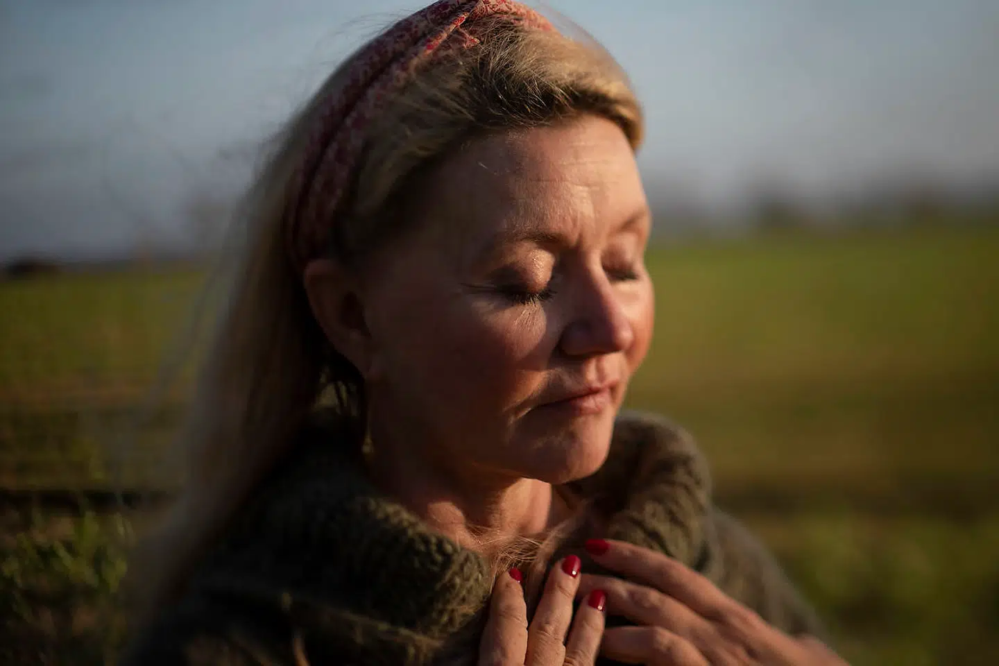 »Da bølgerne gik allerhøjst for mig, satte jeg et spejl ved siden af mig, så jeg kunne smugkigge – for jeg troede på et tidspunkt, at jeg lettede, når jeg bad. Ligesom Uri Geller kunne bøje gafler.«