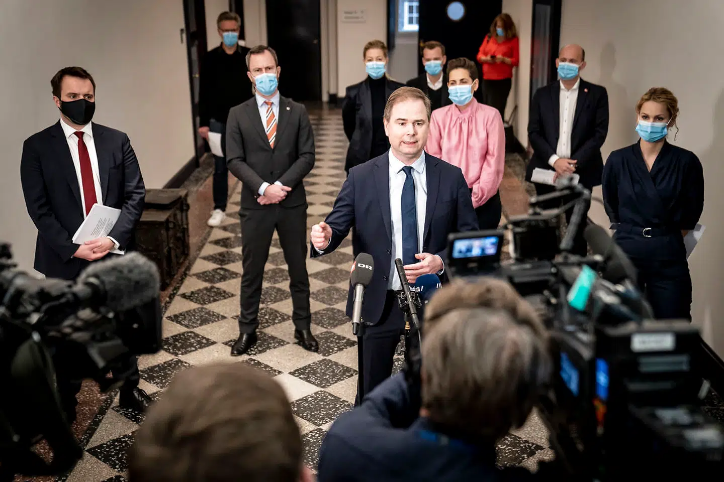 Finansminister Nicolai Wammen (S) landede onsdag ved middagstid den første af en række aftaler sammen med et bredt udsnit af Folketingets partier. Men de sværeste kampe venter forude. Som en kilde fra forhandlingerne udtrykker det: »I har ikke set noget endnu.«