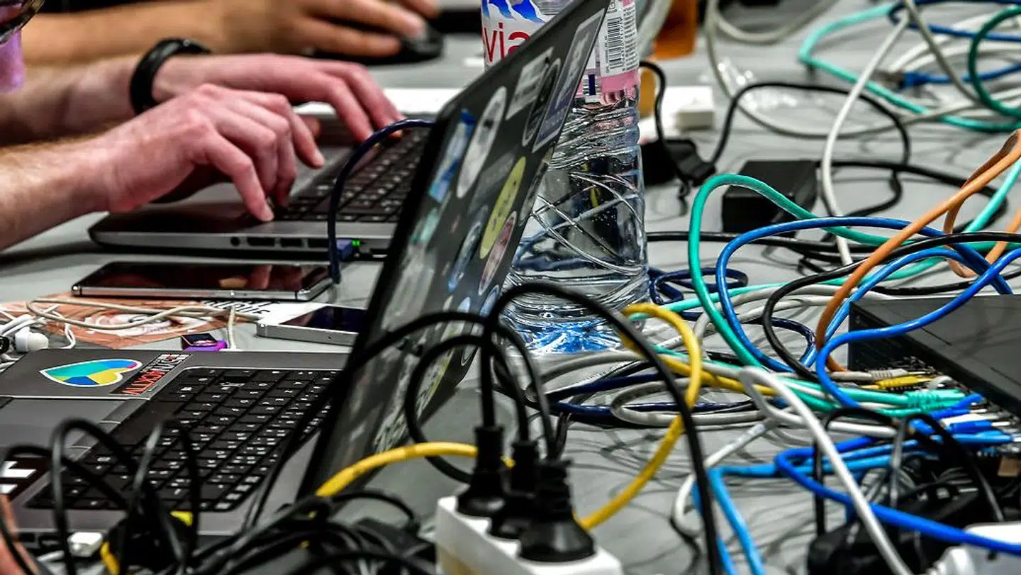 Coronakrisen har også vendt op og ned på hackernes tilværelse, og de er nu begyndt at arbejde sammen på nye måder og har udviklet nye »værktøjer«. Arkivfoto: Philippe Huguen/AFP/Ritzau Scanpix