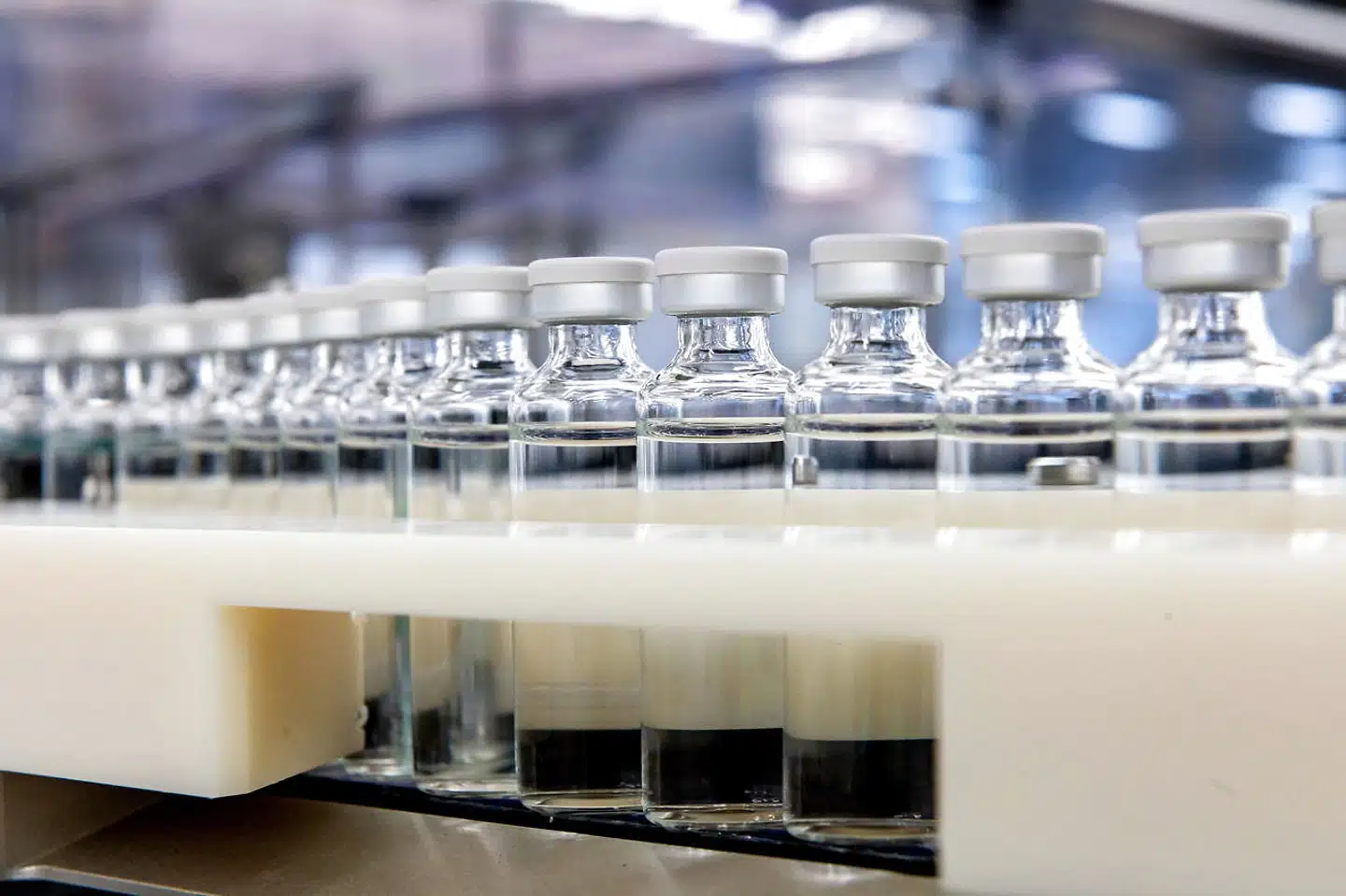 De nye coronavacciner kan medføre en revolution i kampen mod flere sygdomme, mener virologer ifølge Børsen. Foto: (Ritzau/Scanpix / EPA / MARTIN JOPPEN / SANOFI)