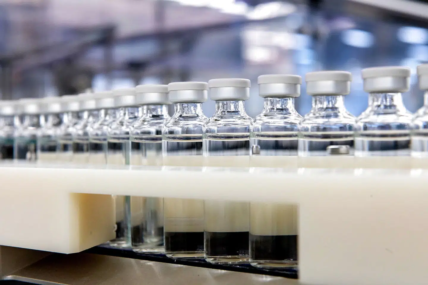 De nye coronavacciner kan medføre en revolution i kampen mod flere sygdomme, mener virologer ifølge Børsen. Foto: (Ritzau/Scanpix / EPA / MARTIN JOPPEN / SANOFI)