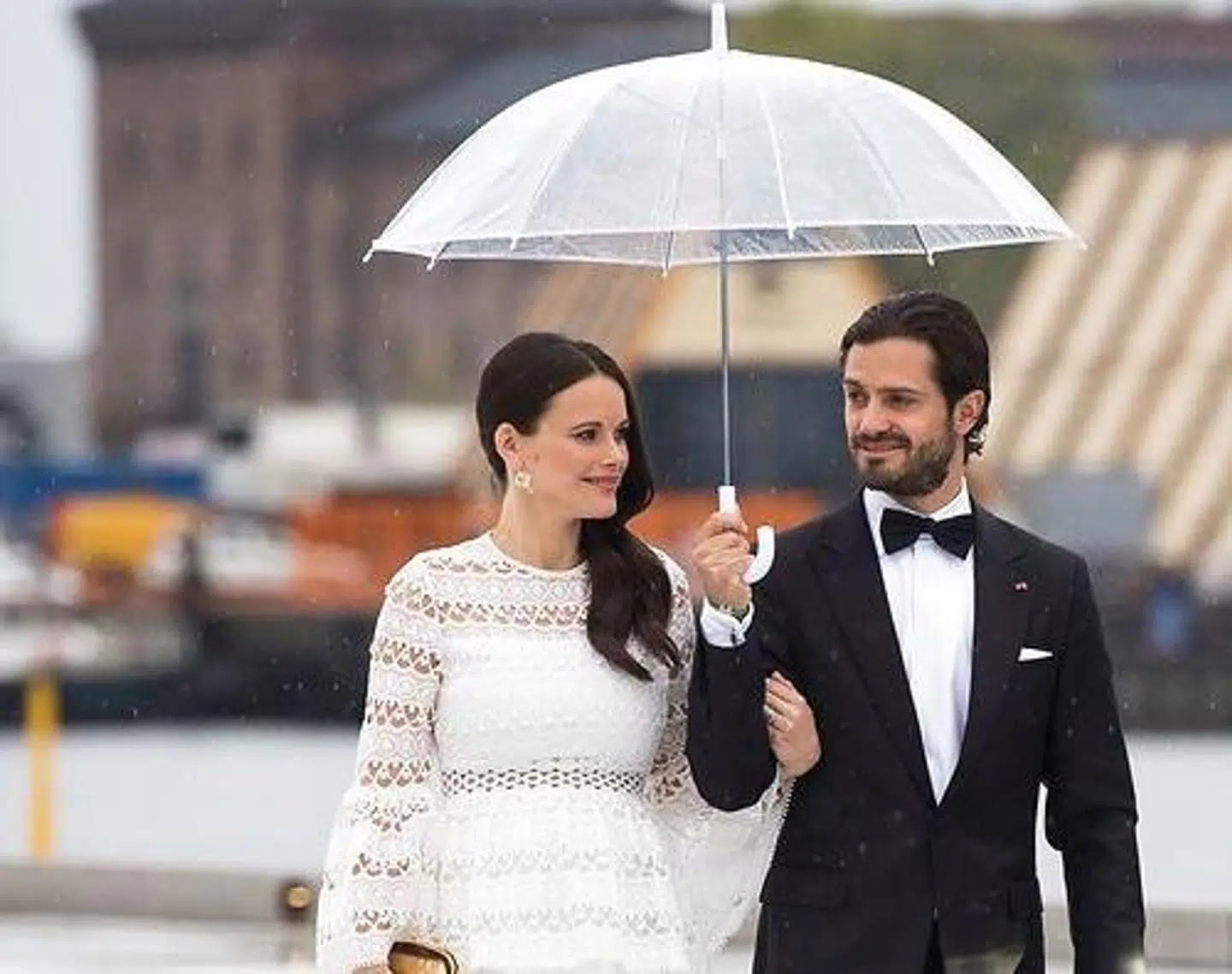 Det svenske kongelige par prins Carl Phillip og prinsesse Sofia har begge fået konstateret corona. De blev gift i 2015 og har to børn. Prins Alexander på fire år og Prins Gabriel på 3 år. Foto: Jon Olav Nesvold/AFP/Ritzau Scanpix