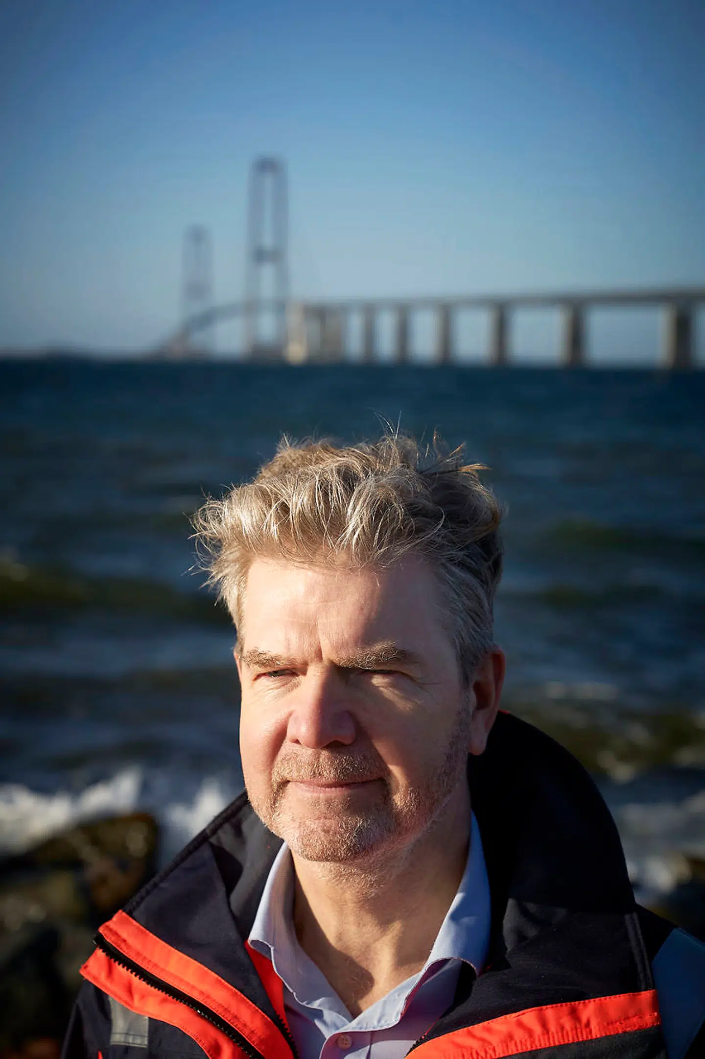 Teknisk direktør i Sund & Bælt Lars Fuhr Pedersen foran Østbroen ved Storebælt. De seneste tre år har han arbejdet med et projekt, der skal digitalisere vedligeholdelsen af broen. Nu vurderer Rambøll, at det har fordoblet broens levetid.