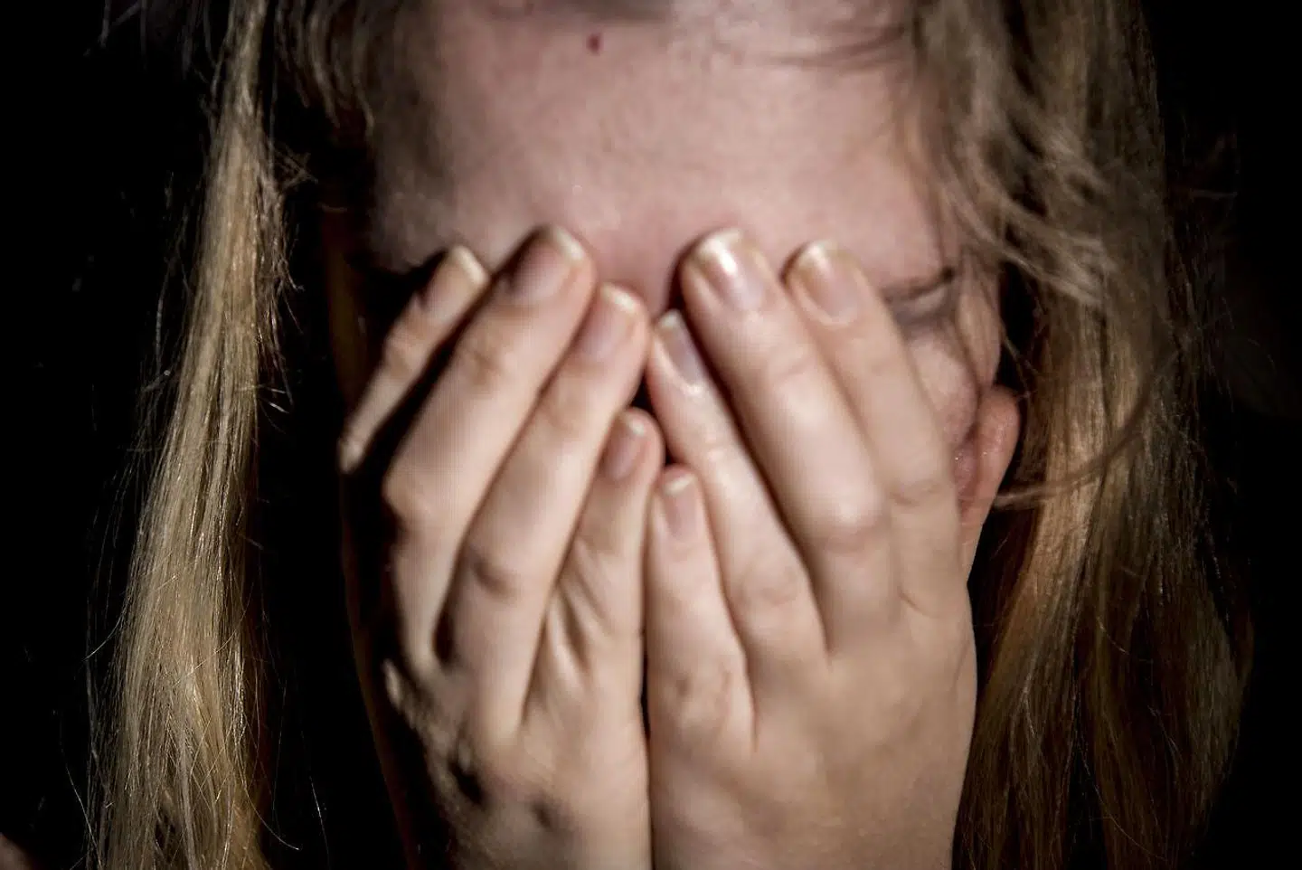 »Stress og pres – og endog det indimellem at føle sig ensom – er almene tilstande i livet. Og i en tid med forsamlingsforbud, nedlukninger og sociale afsavn er det måske vigtigere end nogensinde at kende forskel på almene, kortvarige og ufarlige reaktioner og de mere varige og skadelige af slagsen,« skriver Noemi Katznelson og Heidi Krumhardt Mortensen.