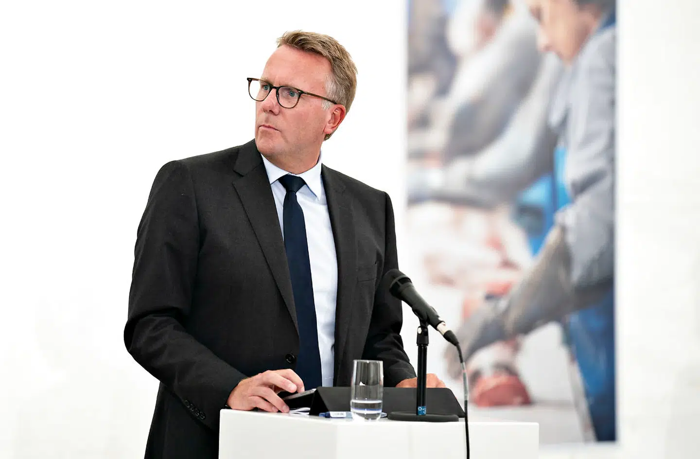 Statsminister Mette Frederiksen, finansminister Nicolai Wammen, skatteminister Morten Bødskov og beskæftigelsesminister Peter Hummelgaard på pressemøde på Danish Crown i Horsens tirsdag den 18. august 2020. Regeringen præsenterer sit nye udspil: Ny ret til tidlig pension - værdig tilbagetrækning for alle.. (Foto: Henning Bagger/Ritzau Scanpix)