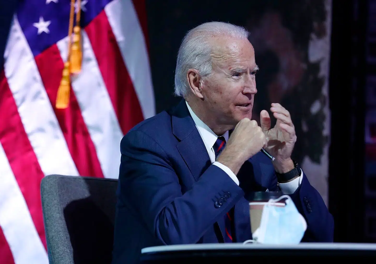 »Efter et langt liv i politik er Biden tæt på at realisere sin store drøm. Noget kan han udrette med et pennestrøg som direktiver. Men det bliver svært med de store politiske resultater,« skriver Samuel Rachlin.