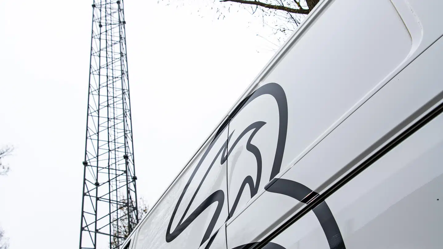 Efter lange forhandlinger har 3 valgt at droppe Huawei som leverandør af sit mobilnet i Danmark og Sverige og overlade det til svenske Ericsson, som TDC også bruger, til at bygge det nye 5G-mobilnet op.