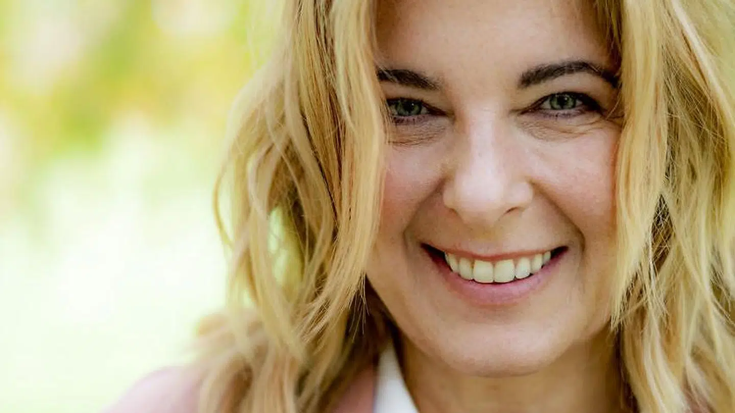 Skuespiller Paprika Steen rammer det akademiske kaudervælsk bag bustehappeningen med sylespids præcision i sin Instagram-parodi.