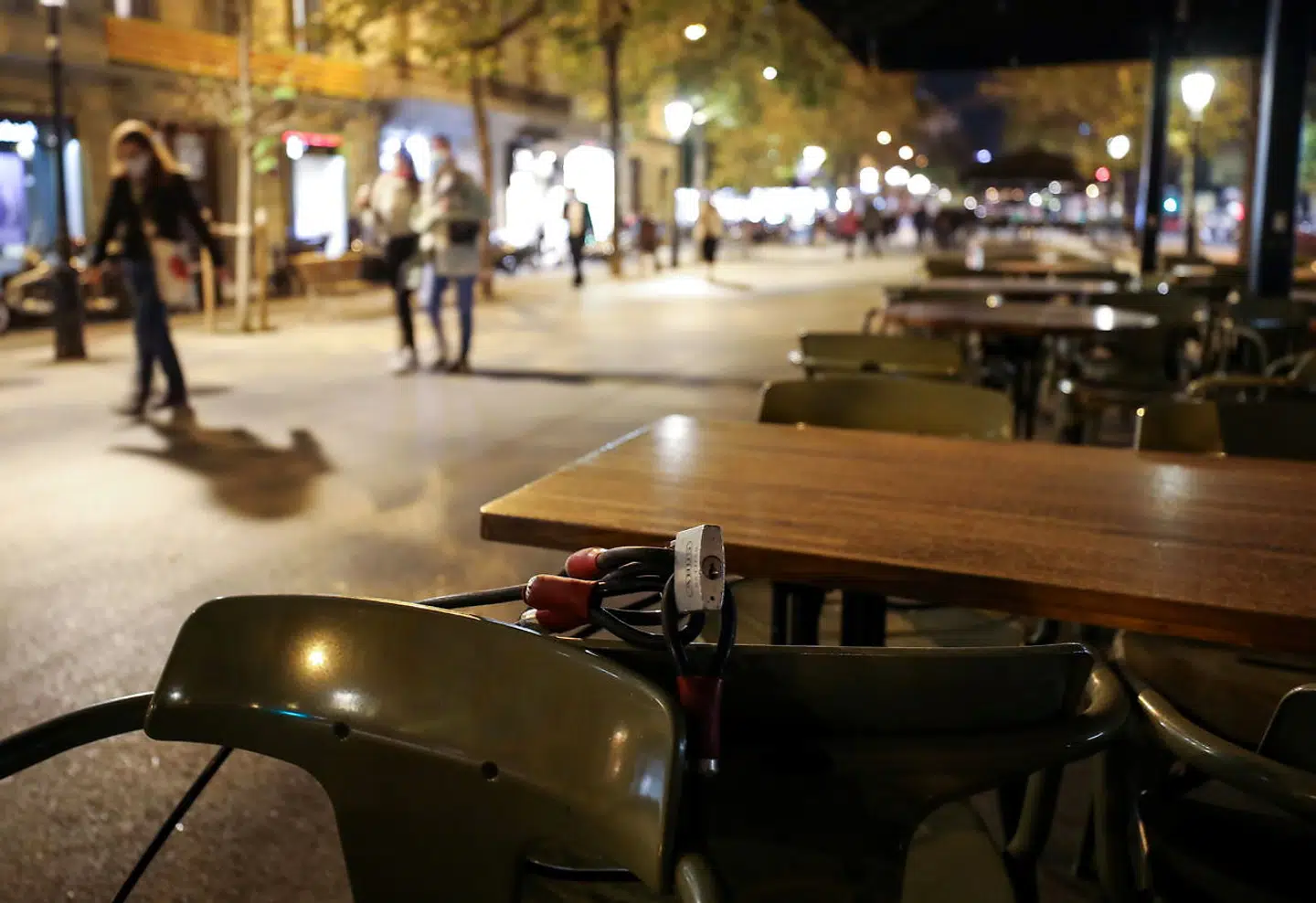 Både i Catalonien og i en række andre regioner har spanierne gennem adskillige uger måttet undvære deres højt elskede barbesøg. Nu lysner det.