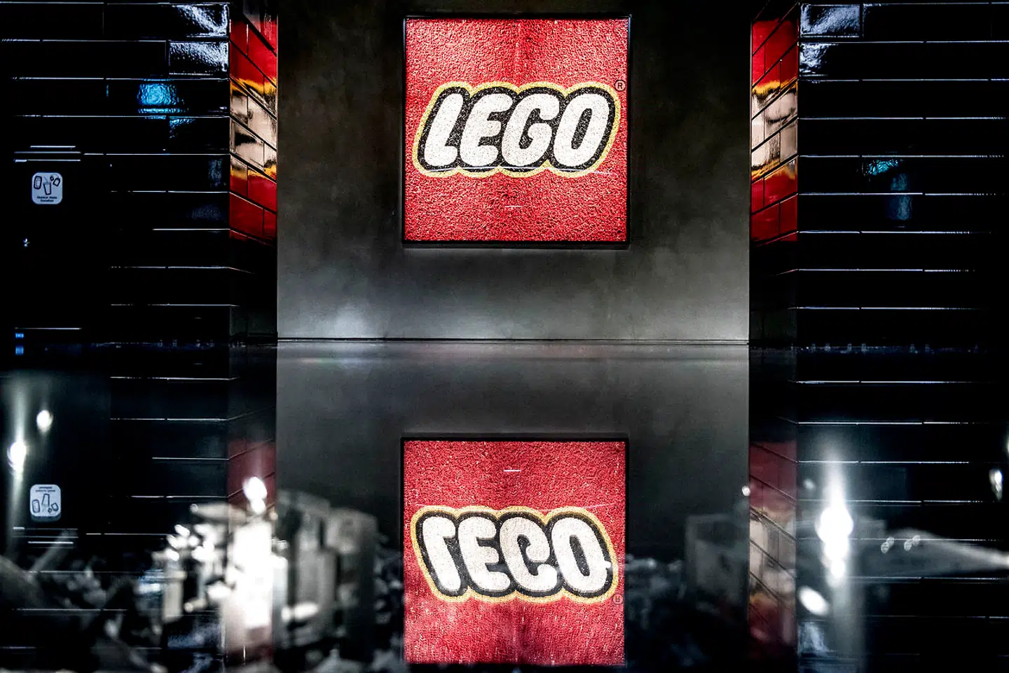 Det var Lego selv, der politianmeldte medarbejderen i 2017. Det skete, da der opstod mistanke om, at medarbejderen modtog gaver fra leverandører.