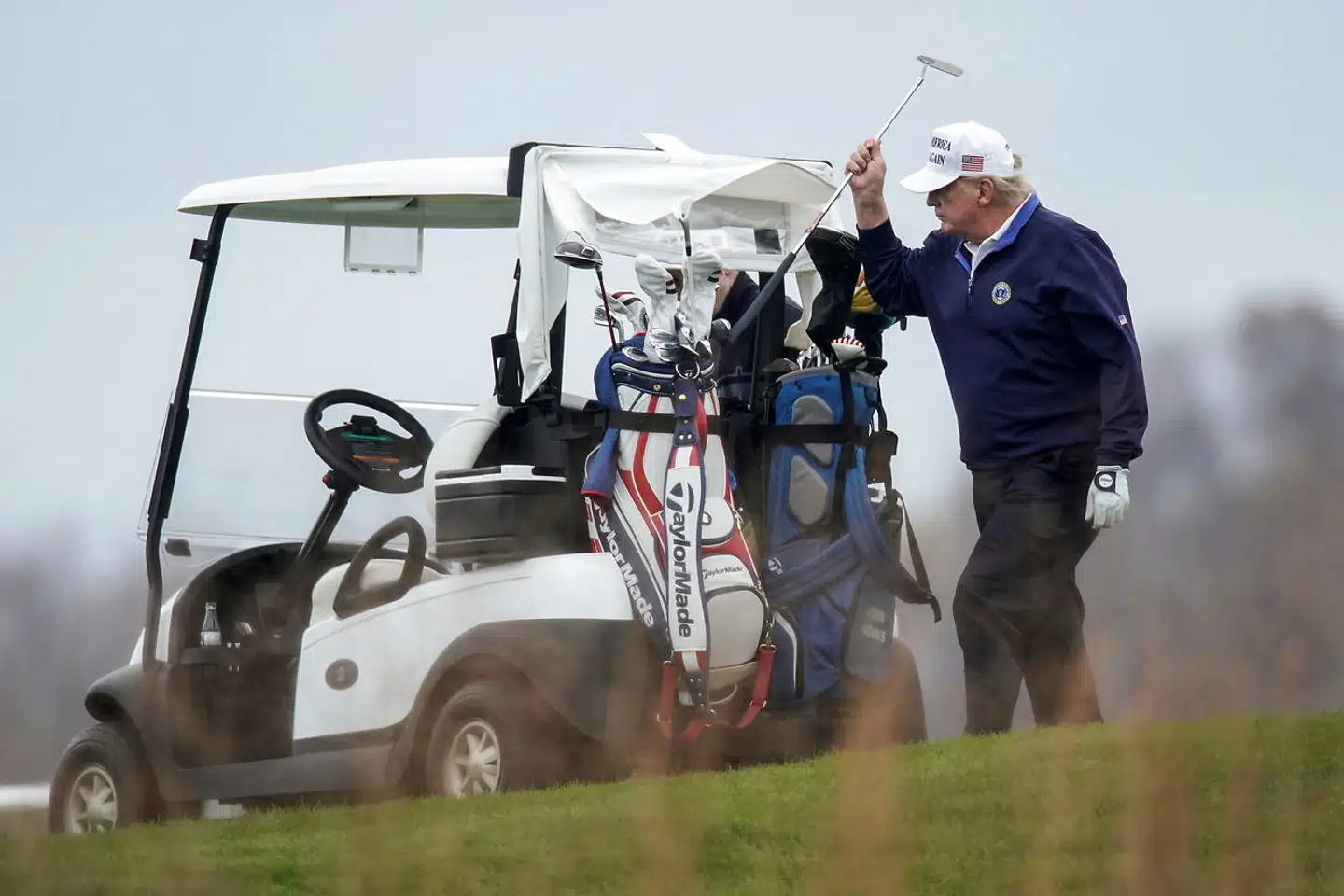 Præsident Donald Trump kæmper hårdt for at udbrede sin konspiration om, at han har fået »frastjålet« sig valget, men synes ikke længere synderlig interesseret i at lede landet. Aldrig i sin tid som præsident har han spillet så meget golf.