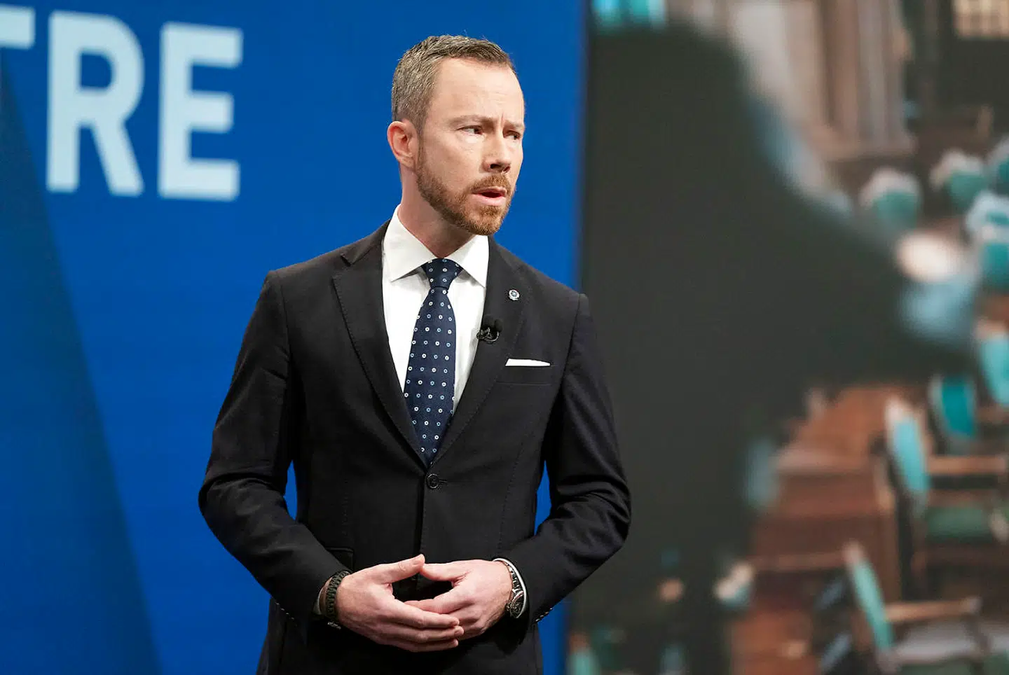 Venstres formand, Jakob Ellemann-Jensen, er gået fra de politiske forhandlinger om at give regeringen lovhjemmel til at aflive også raske mink uden for risikozoner.
