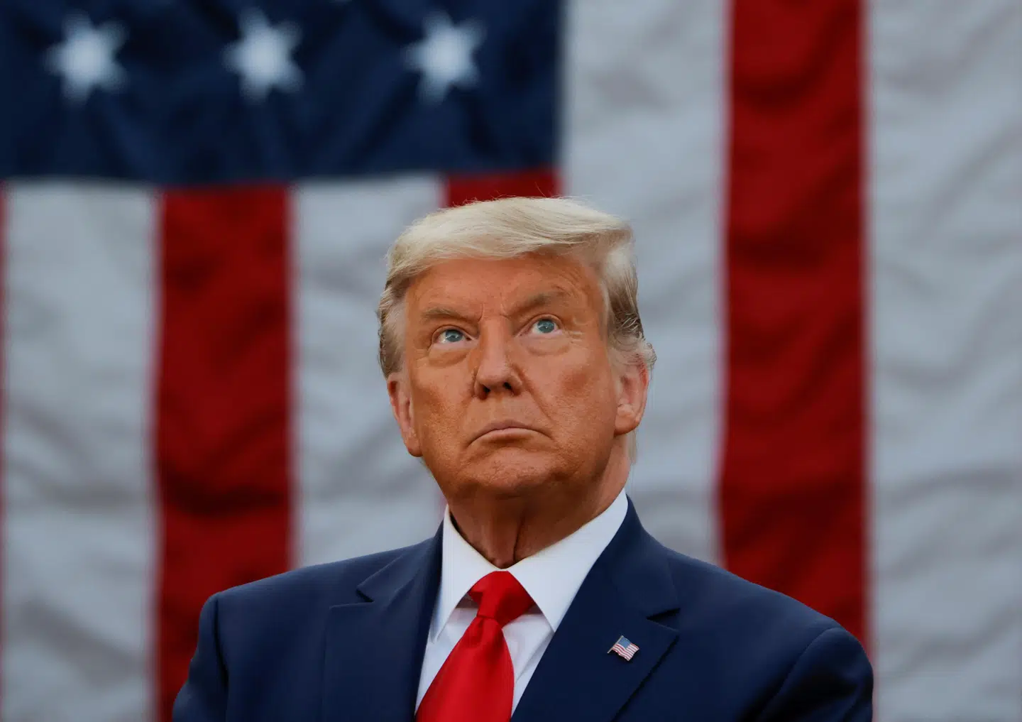 USAs præsident, Donald Trump, i Det Ovale Værelse i Det Hvide Hus. Siden præsidentvalget har han brugt hver dag på Twitter til at kalde afstemningen for svindel. Det afvises i de stater, som har ansvar for optællingen.