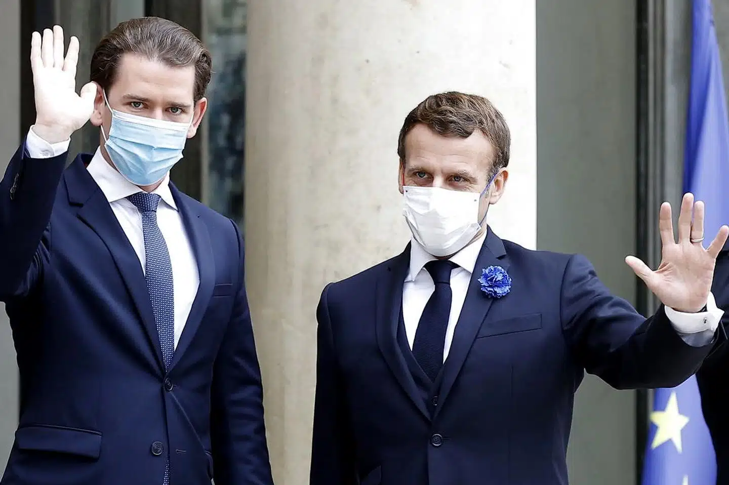 »Jeg tror imidlertid, der er forandringer på vej. At den franske præsident Macron og den østrigske forbundskansler Kurz har fået nok af de islamiske anslag mod ytringsfriheden og den vestlige levevis (...) Tilbageerobringen af den fulde ytringsfrihed overalt i Europa står og falder med, at Macron og Kurz holder fast,« skriver Henrik Dahl.