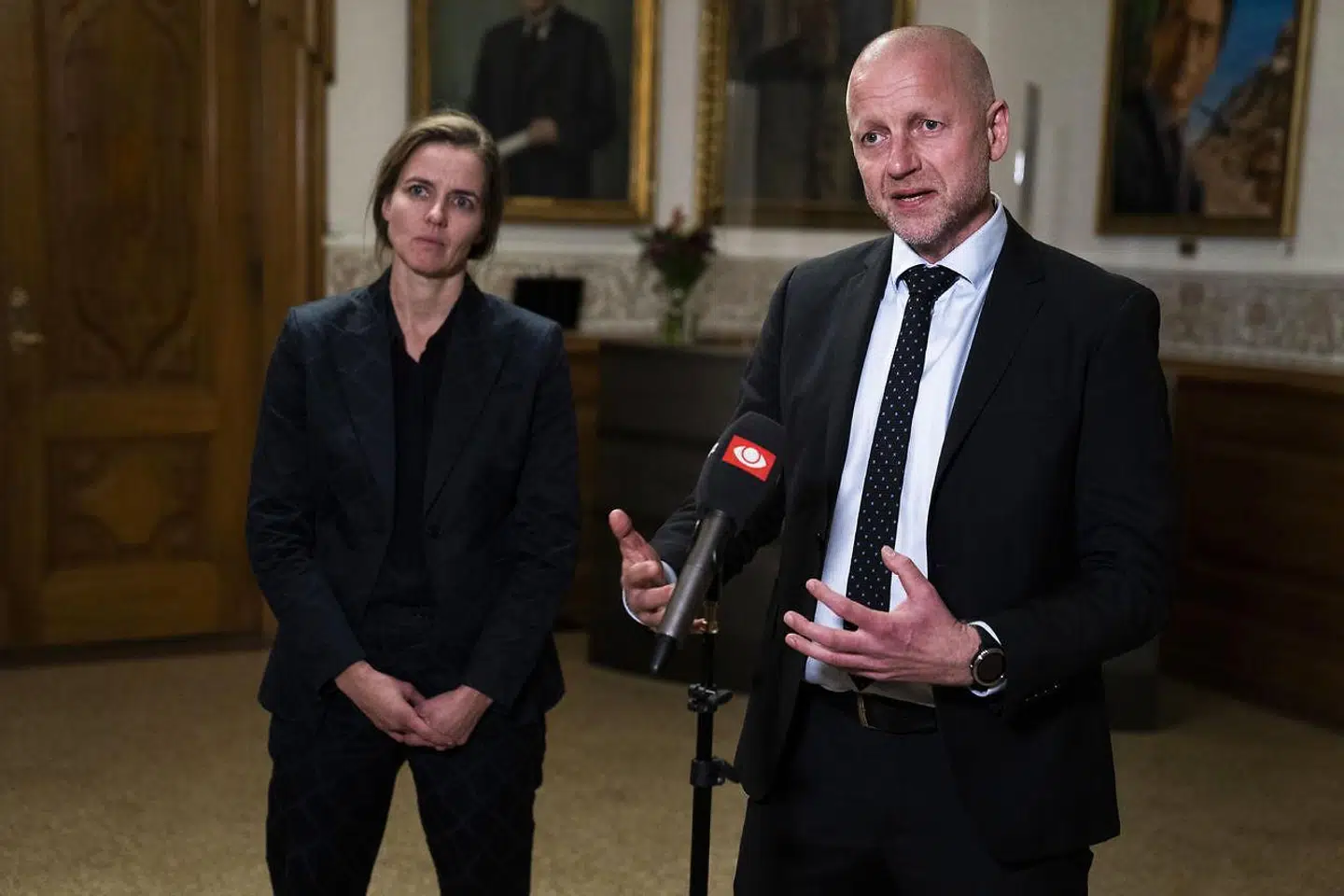 »En overskrift for mig er, at livet leves forlæns, men forstås baglæns. Vi synes ikke, at regeringen har kvitteret for den tillid, som vi gav dem i marts. Vi er ikke blevet inddraget i noget som helst, de seneste måneder,« siger Martin Geertsen.