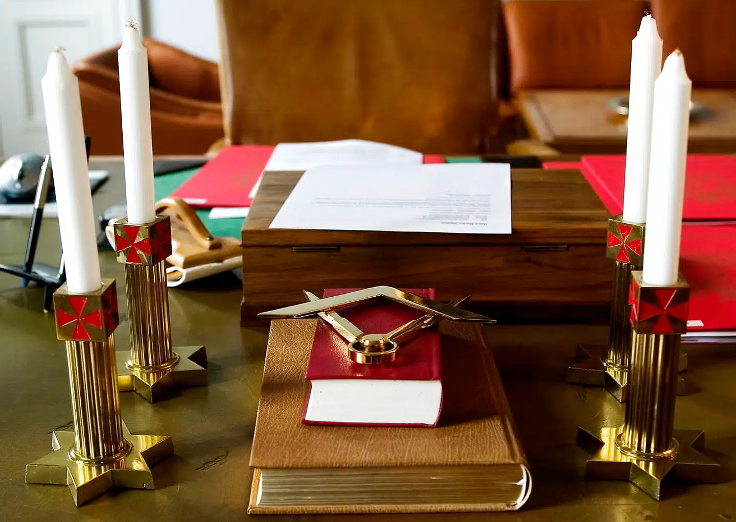 Den Danske Frimurerorden, der har hovedkvarter på Blegdamsvej i København, er under internt angreb.