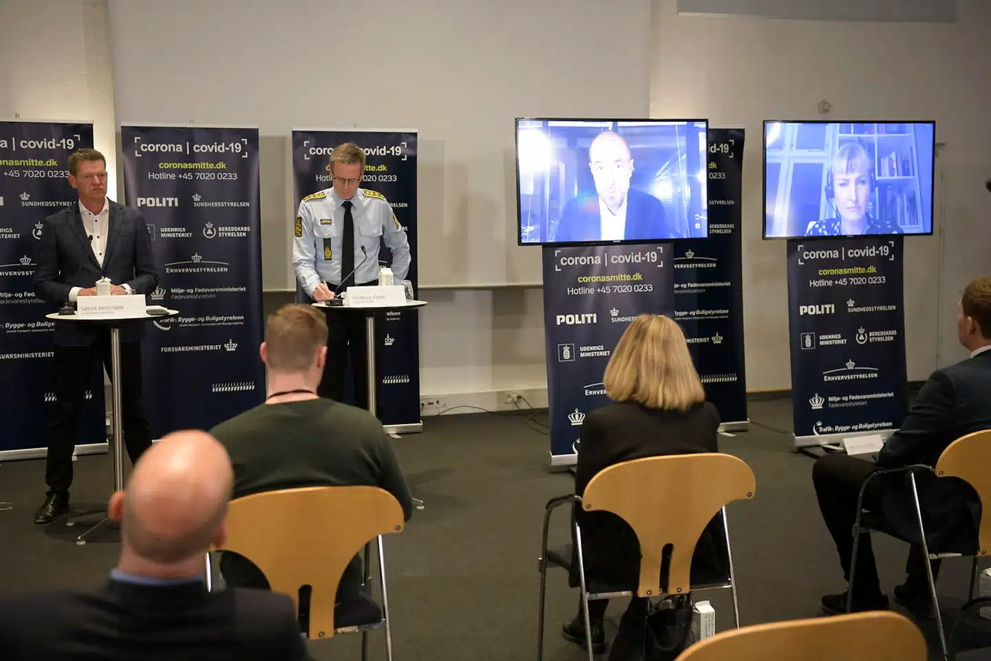 Sundheds- og Ældreministeriet afholder pressemøde med status på covid19 pandemien i Danmark og restriktioner i Nordjylland, i Eigtveds Pakhus i København, fredag den 13. november 2020.