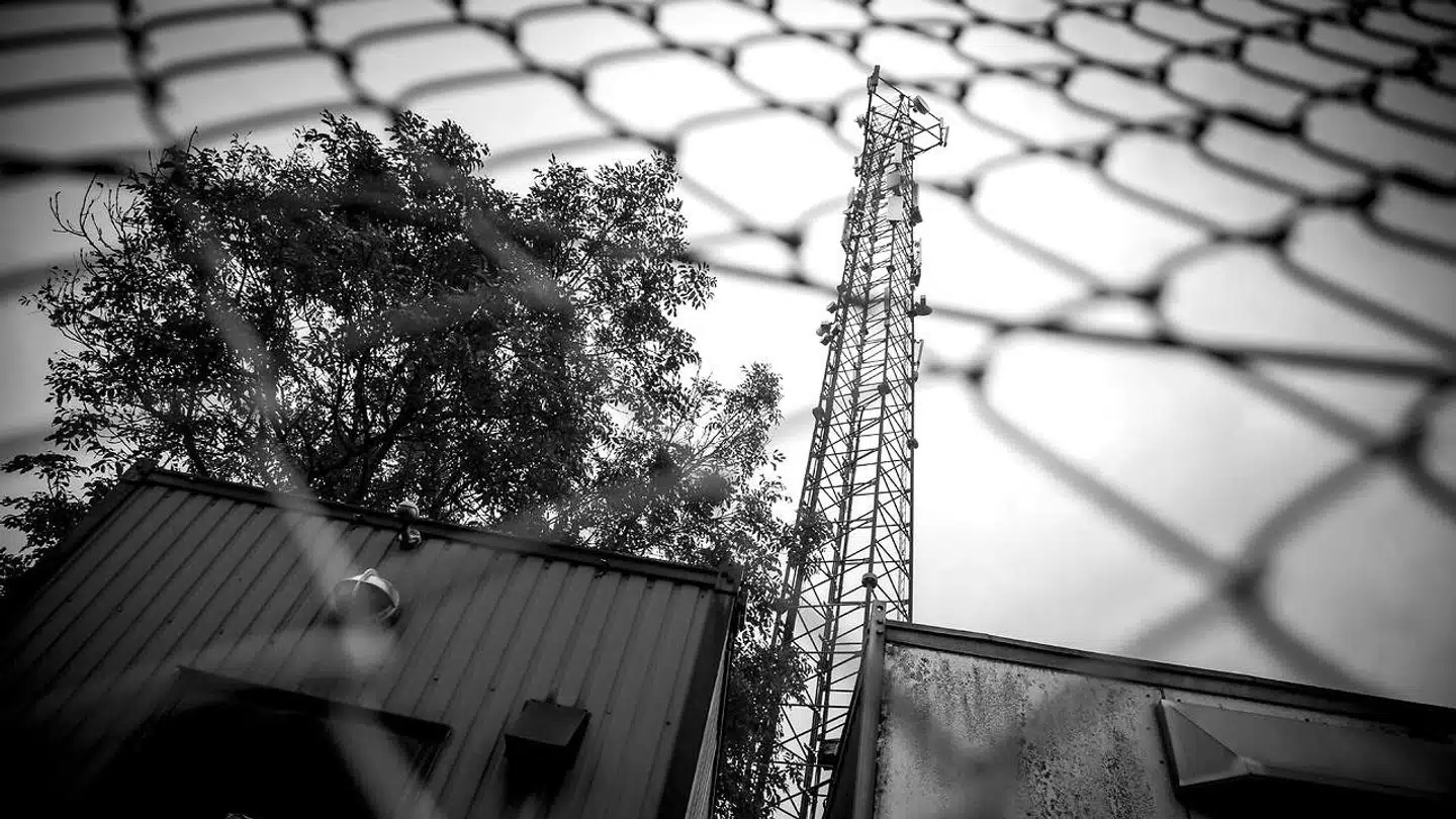 Hvert sekund døgnet rundt indsamles utrolige mængder af data om danskernes tele- og internetforbrug fra blandt andet mobilmaster. Men mange af dem må slet ikke samles ind, fastslår EU-Domstolen.