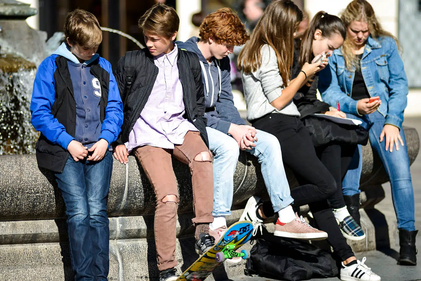 Det er ikke korrekt, at hele ungdomsgenerationen er på vej ud i mistrivsel, som man nogle gange kan få opfattelsen af, lyder det nu fra en række forskere.