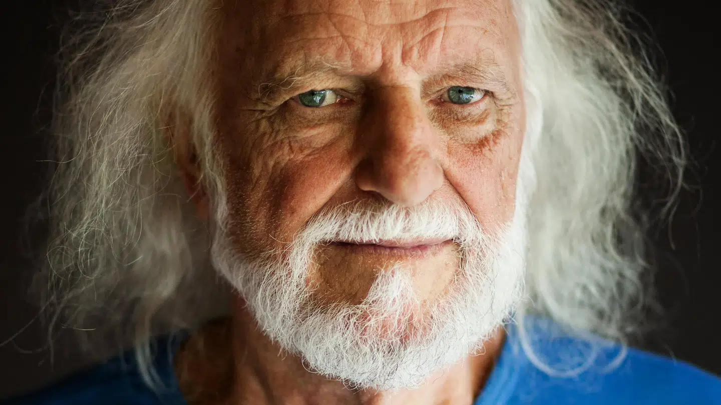 Skønt Svend Aage Madsens »Fremtidsspejl« fortælle- og referencemæssigt er vidtforgrenet og – rækkende, er det også en begrænset bog, der både skuffer og irriterer med sin nuttethed, ufarlighed og sit rod. Foto: Marcus Trappaud Bjørn, 2019.