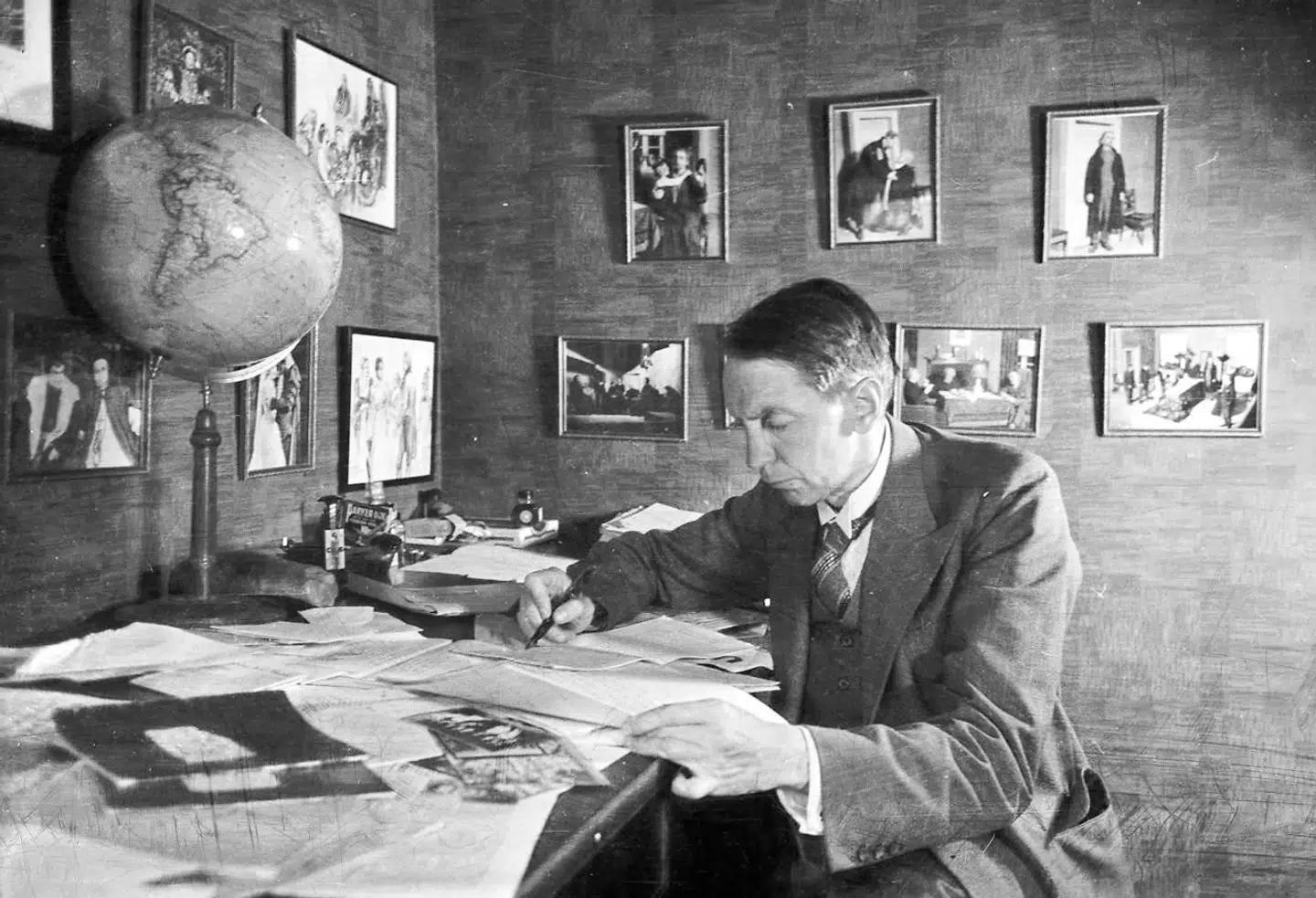 »På en underlig måde blev Kaj Munk den person, der åbnede en portal ind til en parallel-verden, som jeg simpelthen ikke anede eksisterede,« fortæller Hassan Preisler.