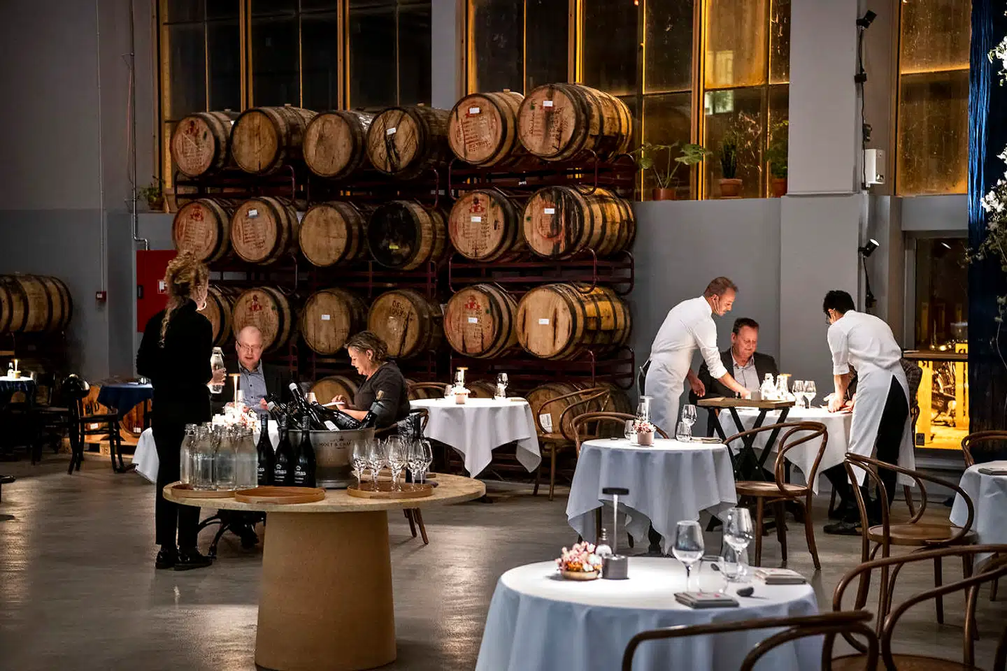 Koan er et zen-buddhistisk begreb, der oftest forklares med spørgsmålet om, hvordan én hånd, der klapper, lyder. Et gådelignende paradoks, som skal få os til at droppe forudfattede og tillærte holdninger og i stedet med åbent sind og alle sanser være til stede i nuet.